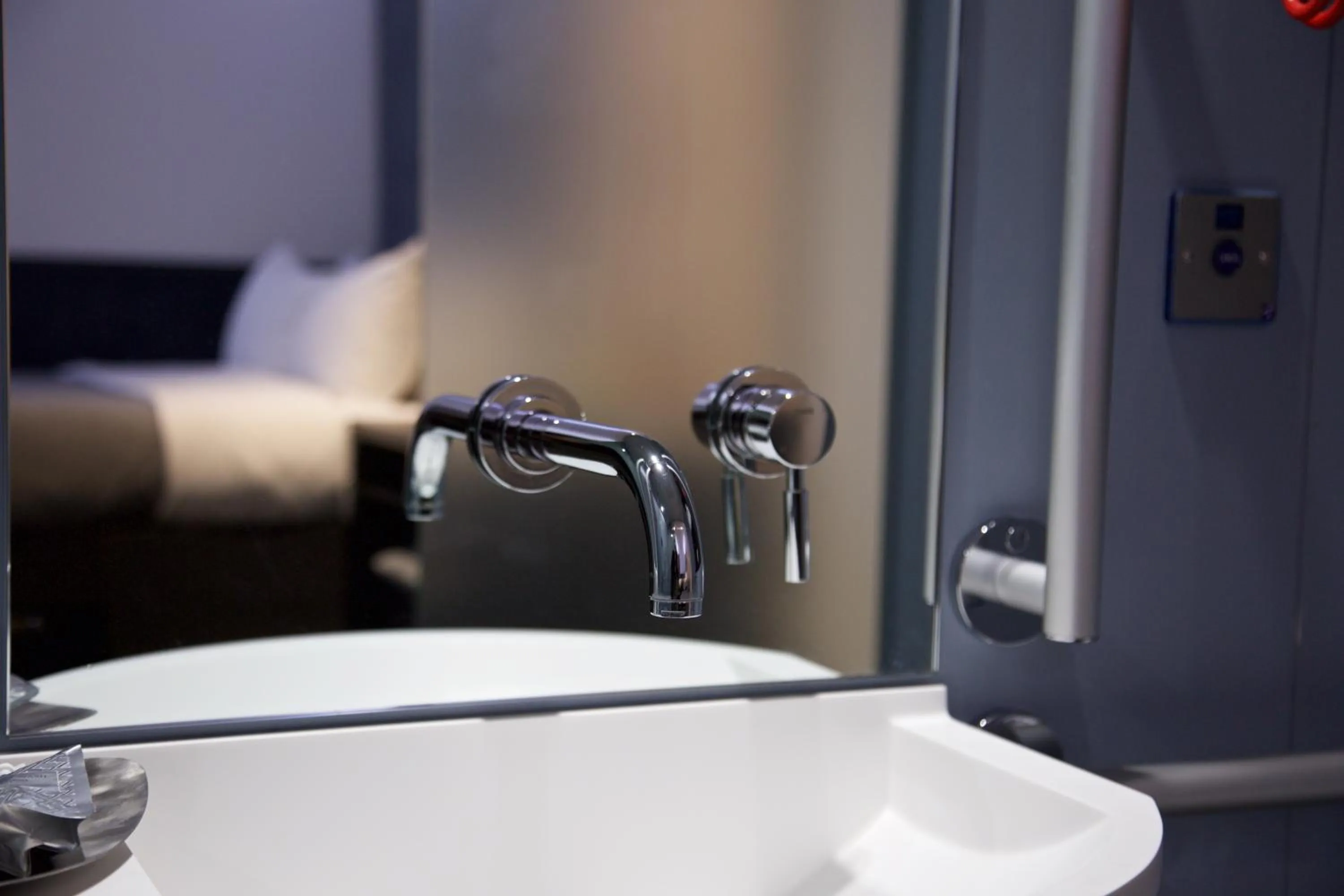 Bathroom, Bed in The Z Hotel Bath