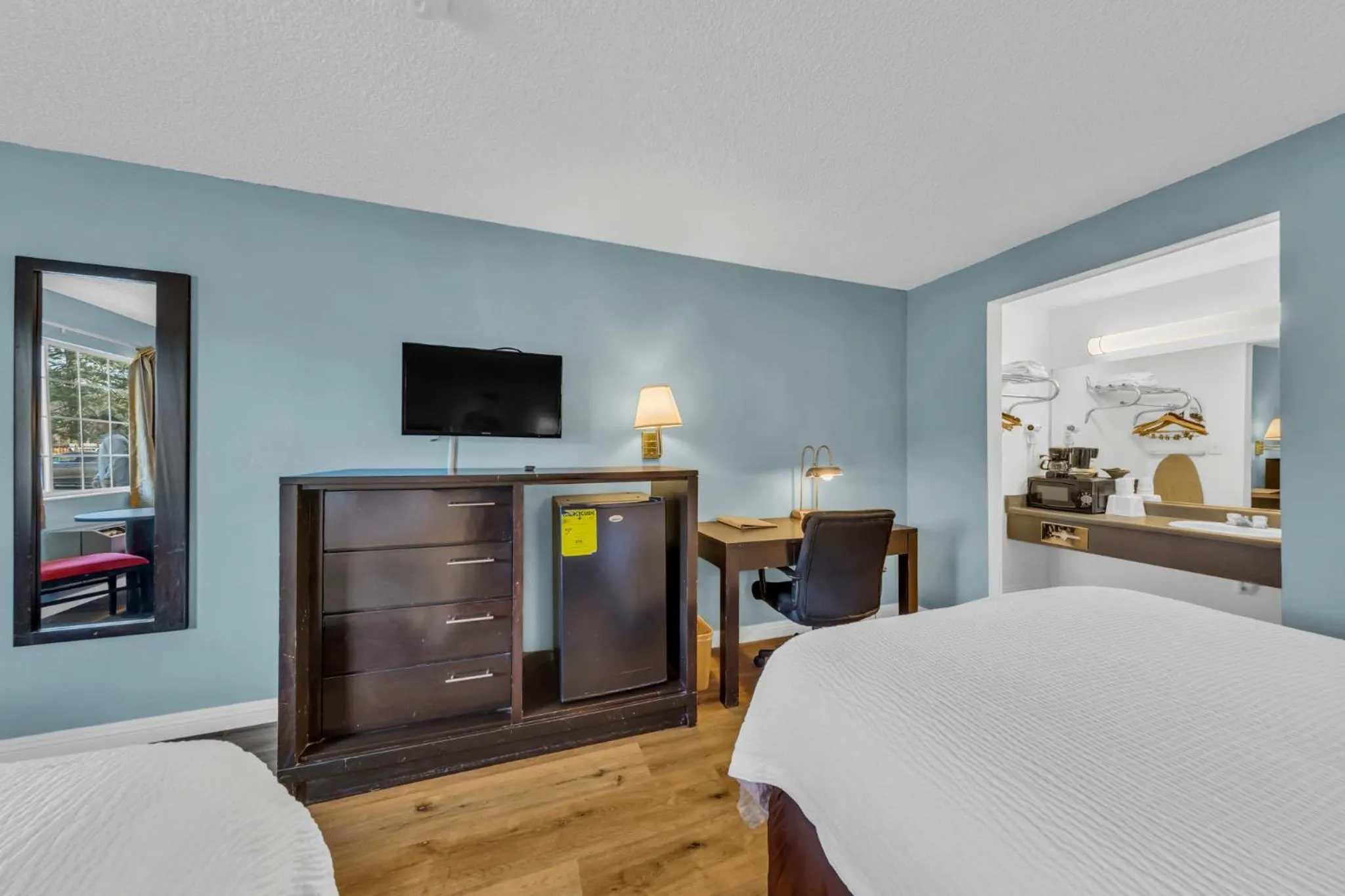 Bedroom, Bed in Days Inn by Wyndham Carson City