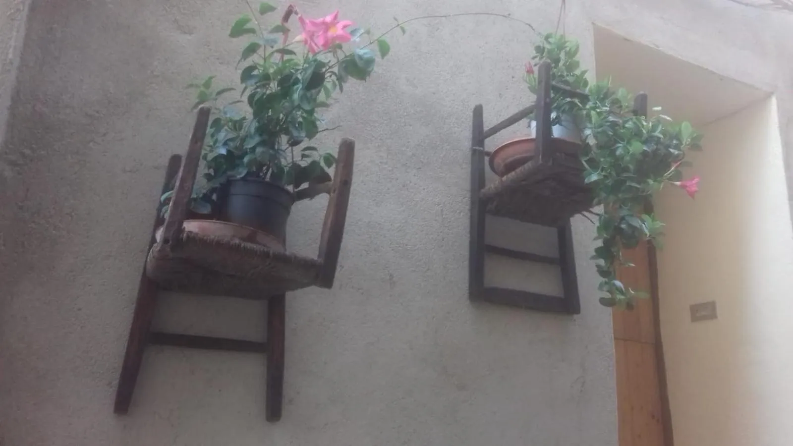 Decorative detail in B&b il campanile di leone Pina