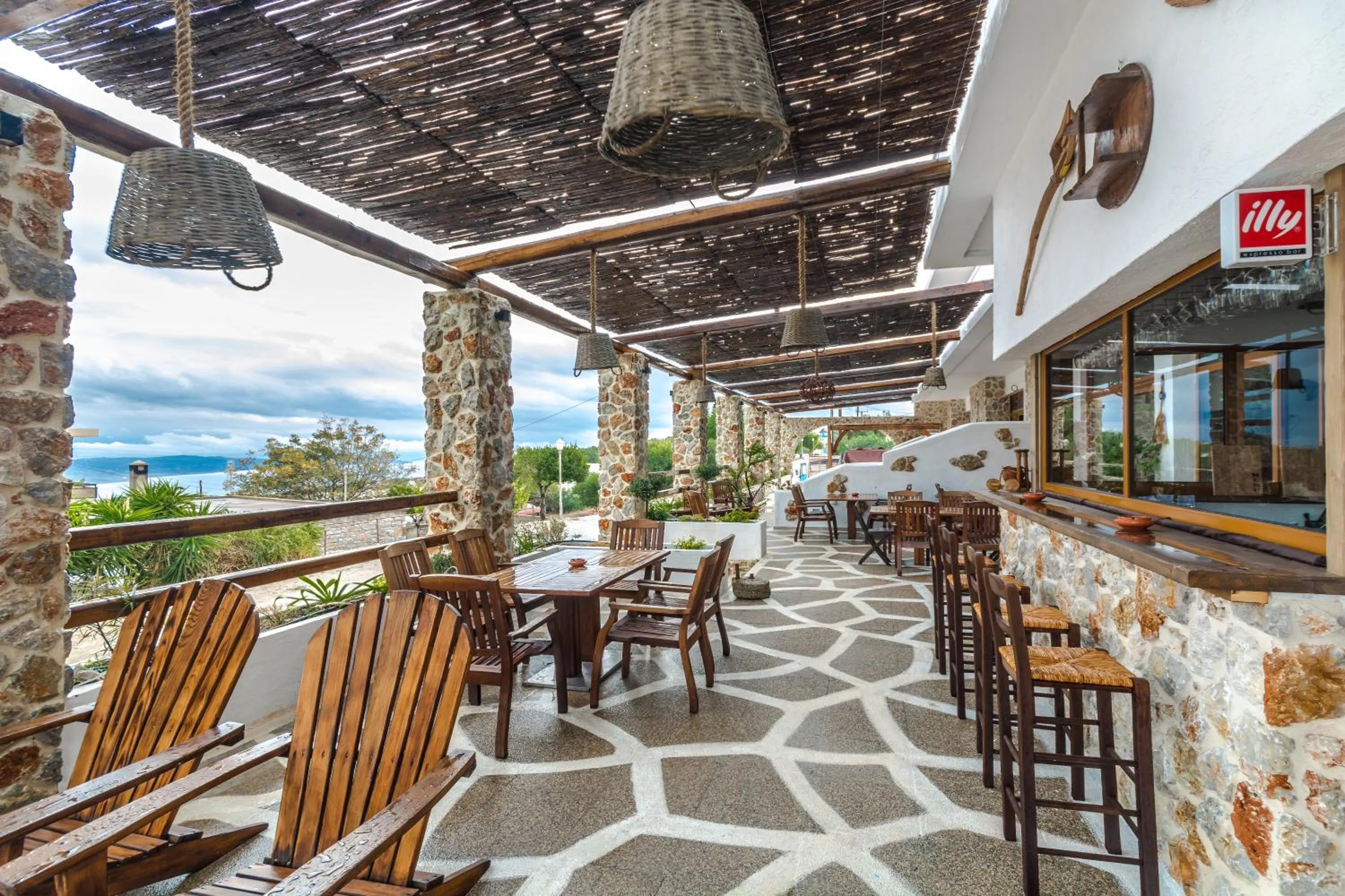 Restaurant/places to eat in Limeri Traditional Guest House