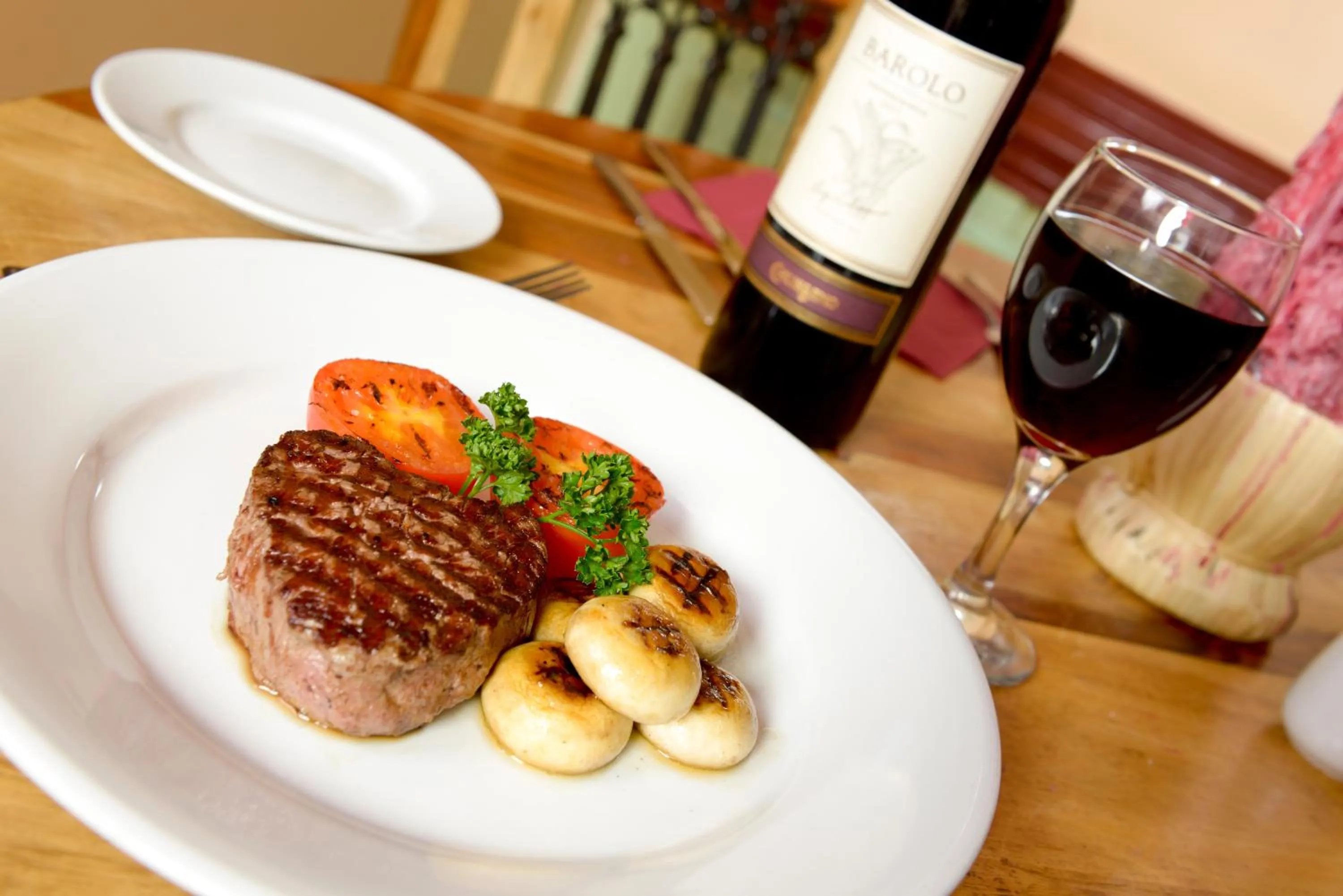 Restaurant/places to eat in OYO Hotel Majestic