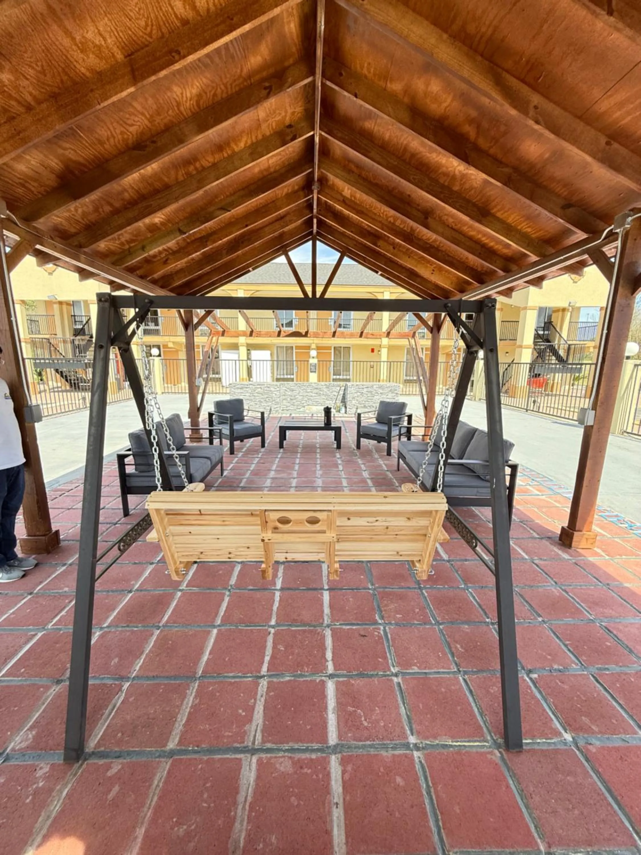 Seating area in Days Inn by Wyndham Shorter