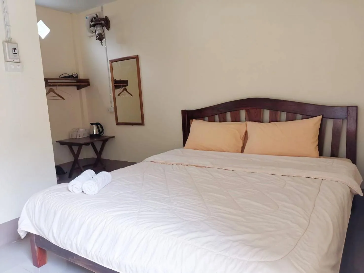 Bed in Bansuanphuhong Resort