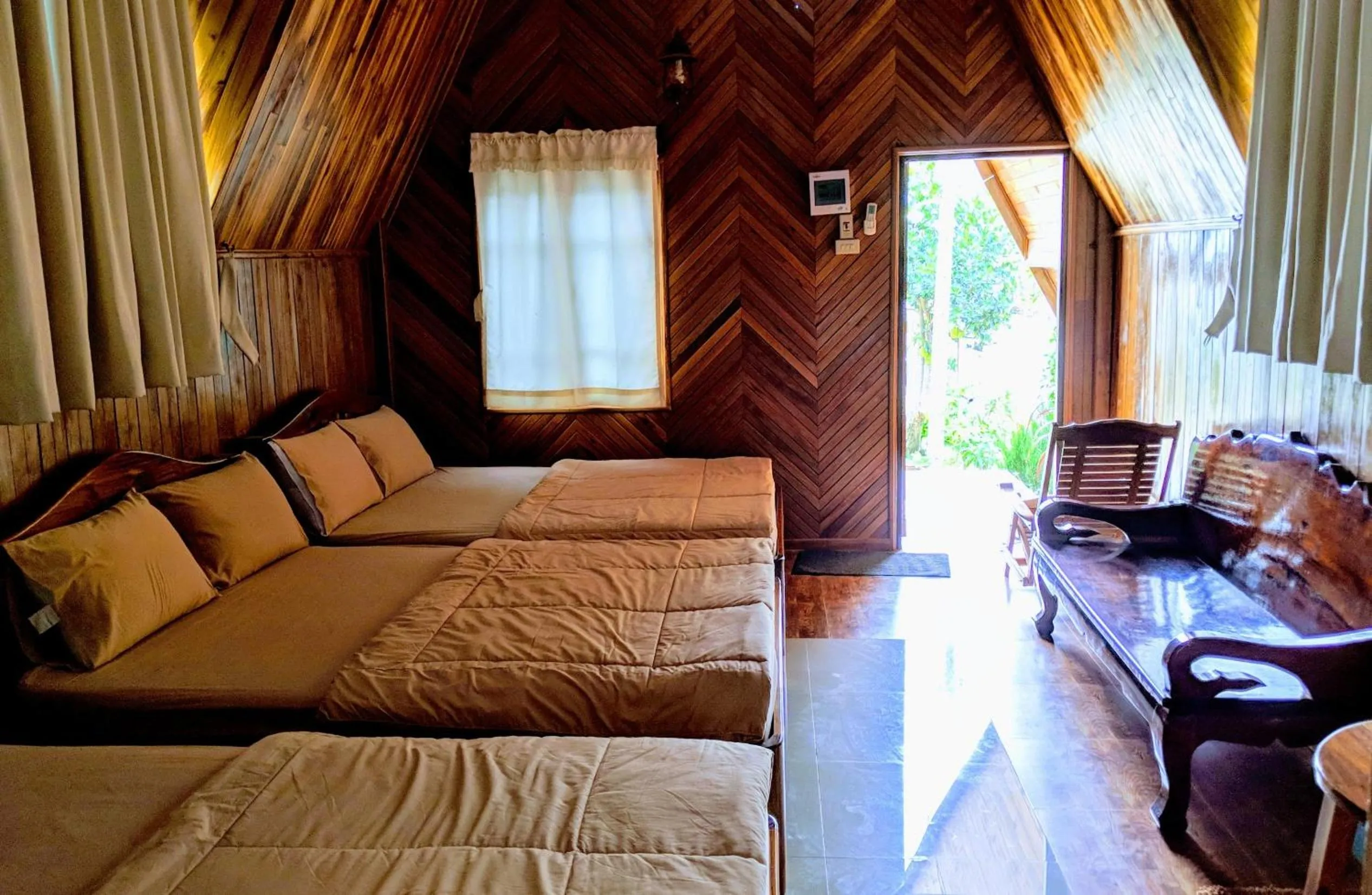 Bansuanphuhong Resort