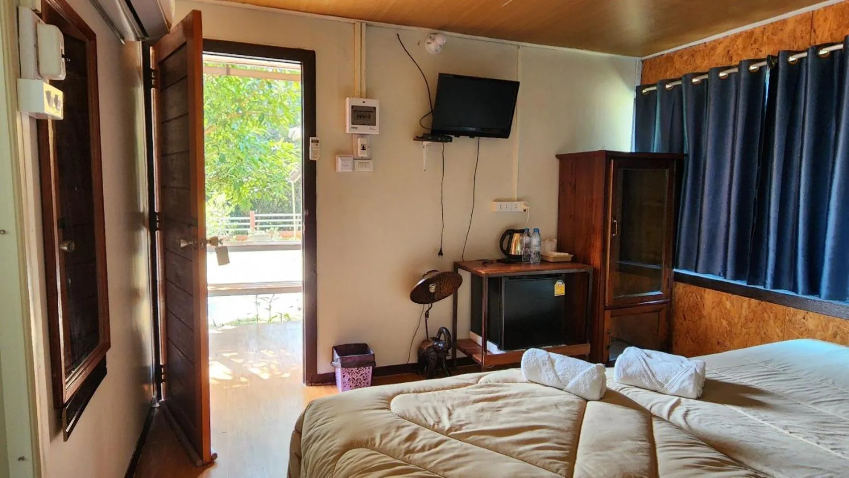 Bed in Bansuanphuhong Resort