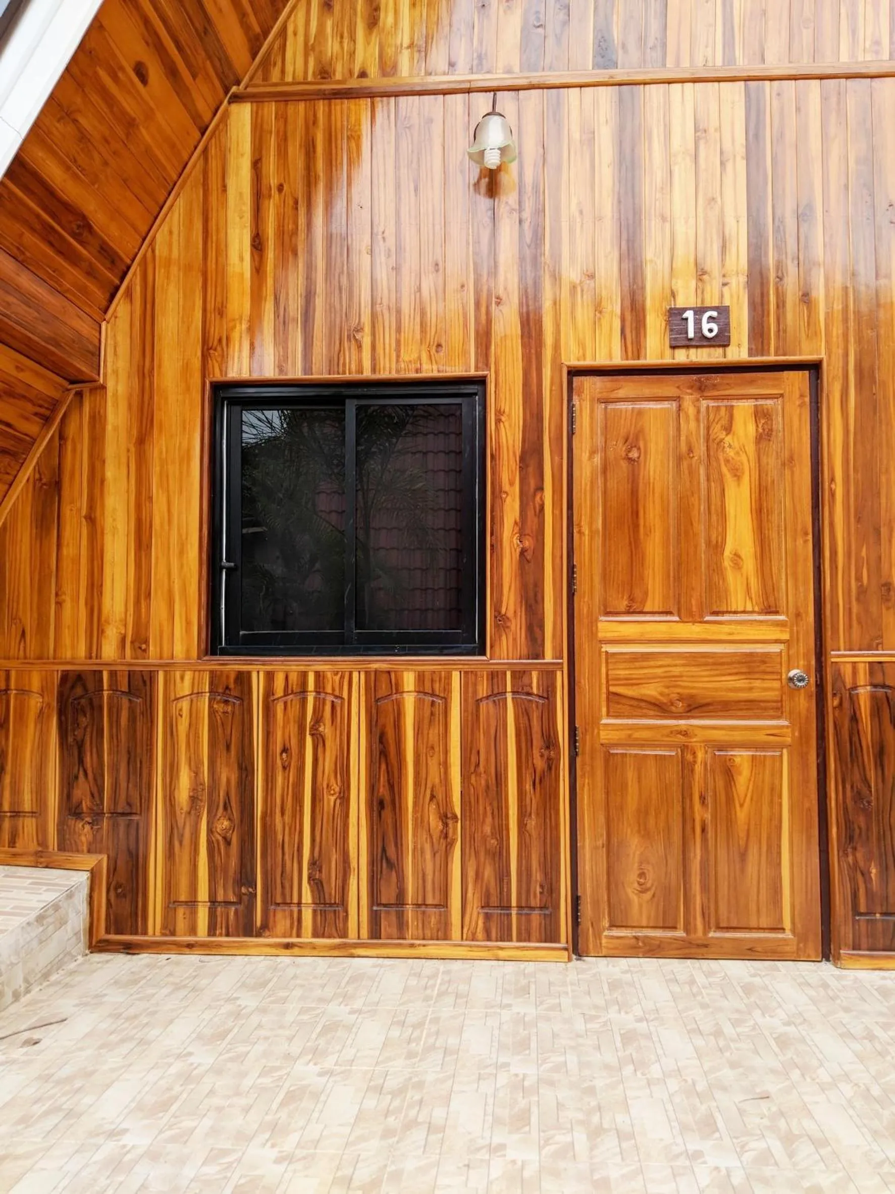 Bansuanphuhong Resort