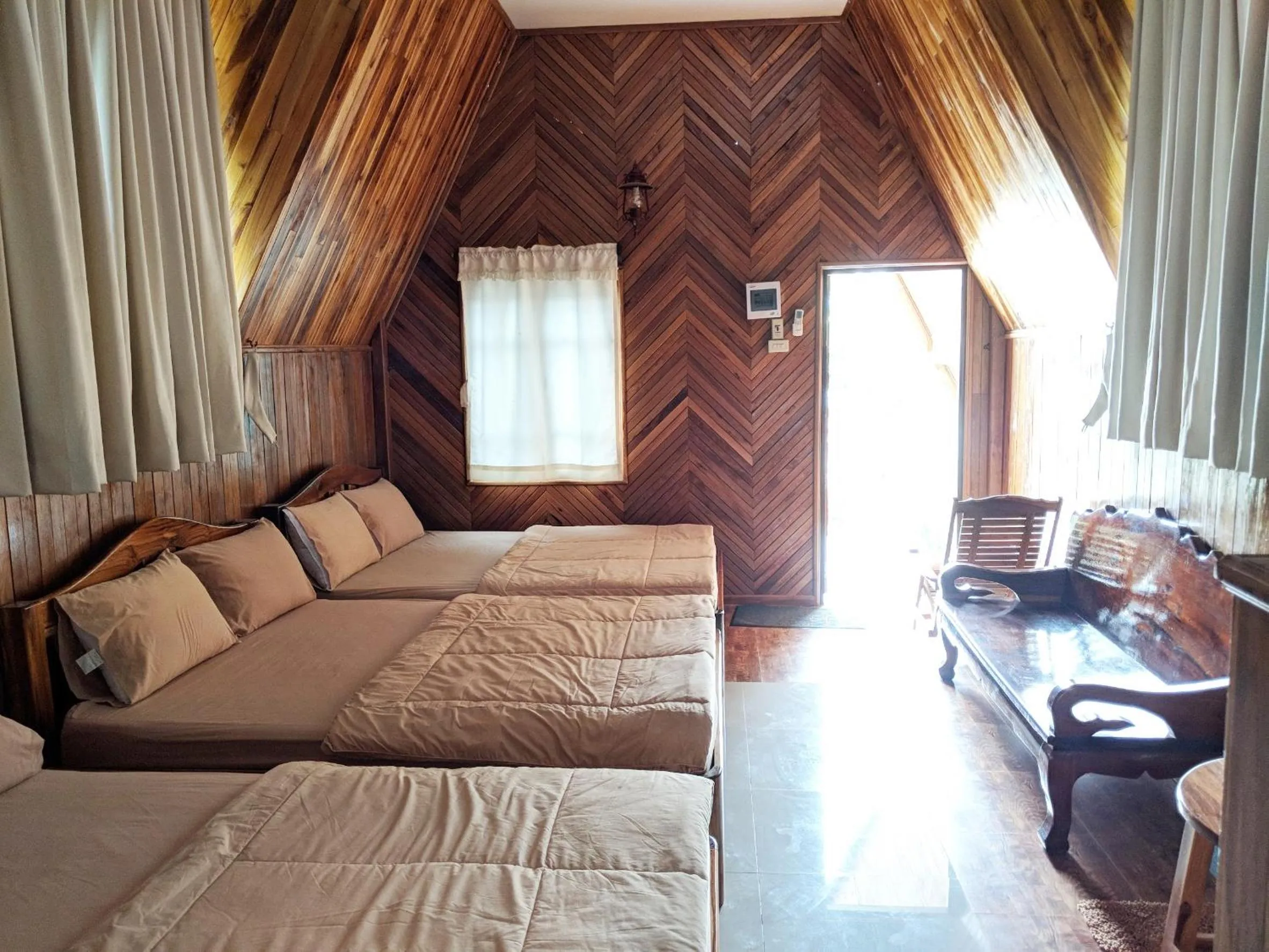 Bansuanphuhong Resort