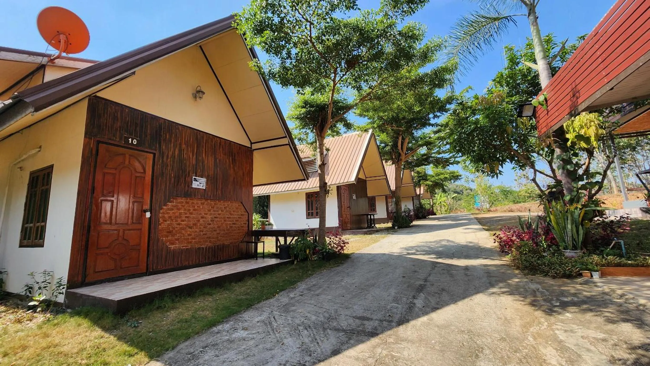 Bansuanphuhong Resort