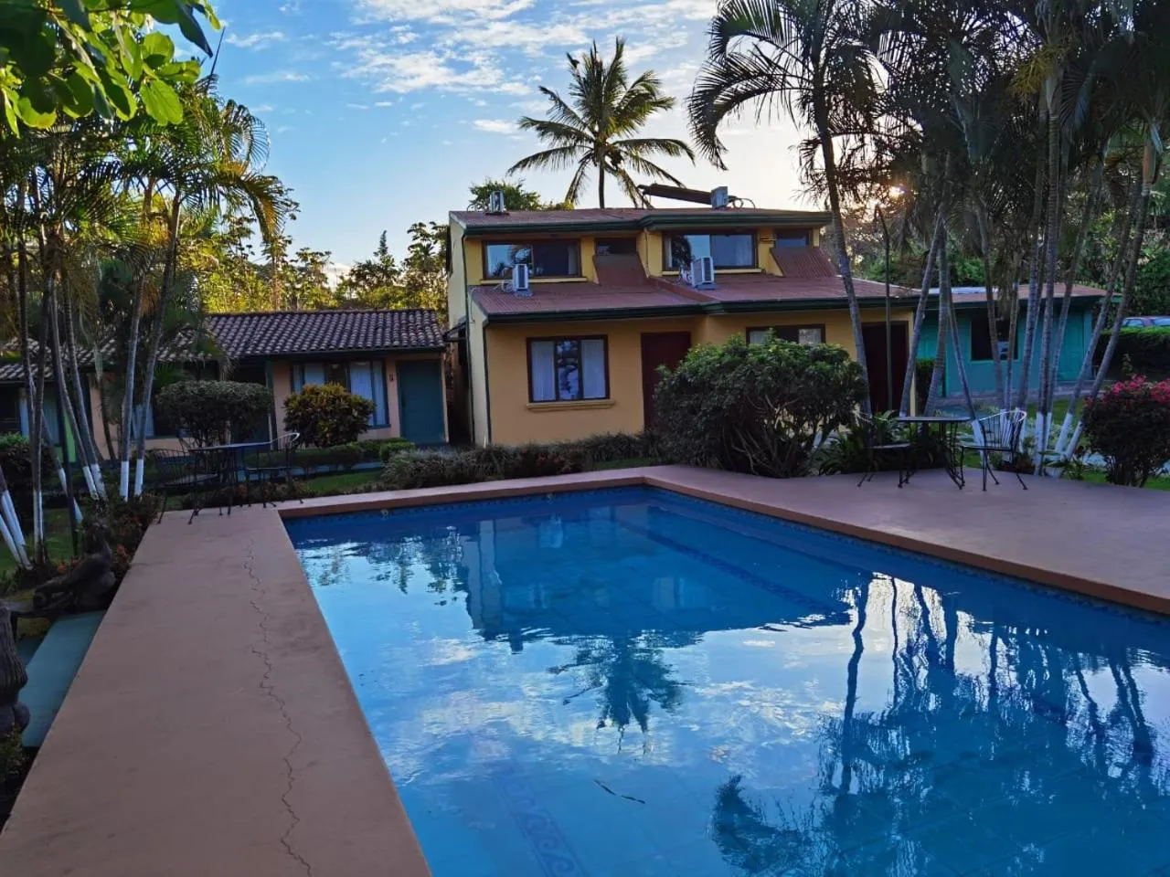 Property building in Hotel Bristol Aeropuerto