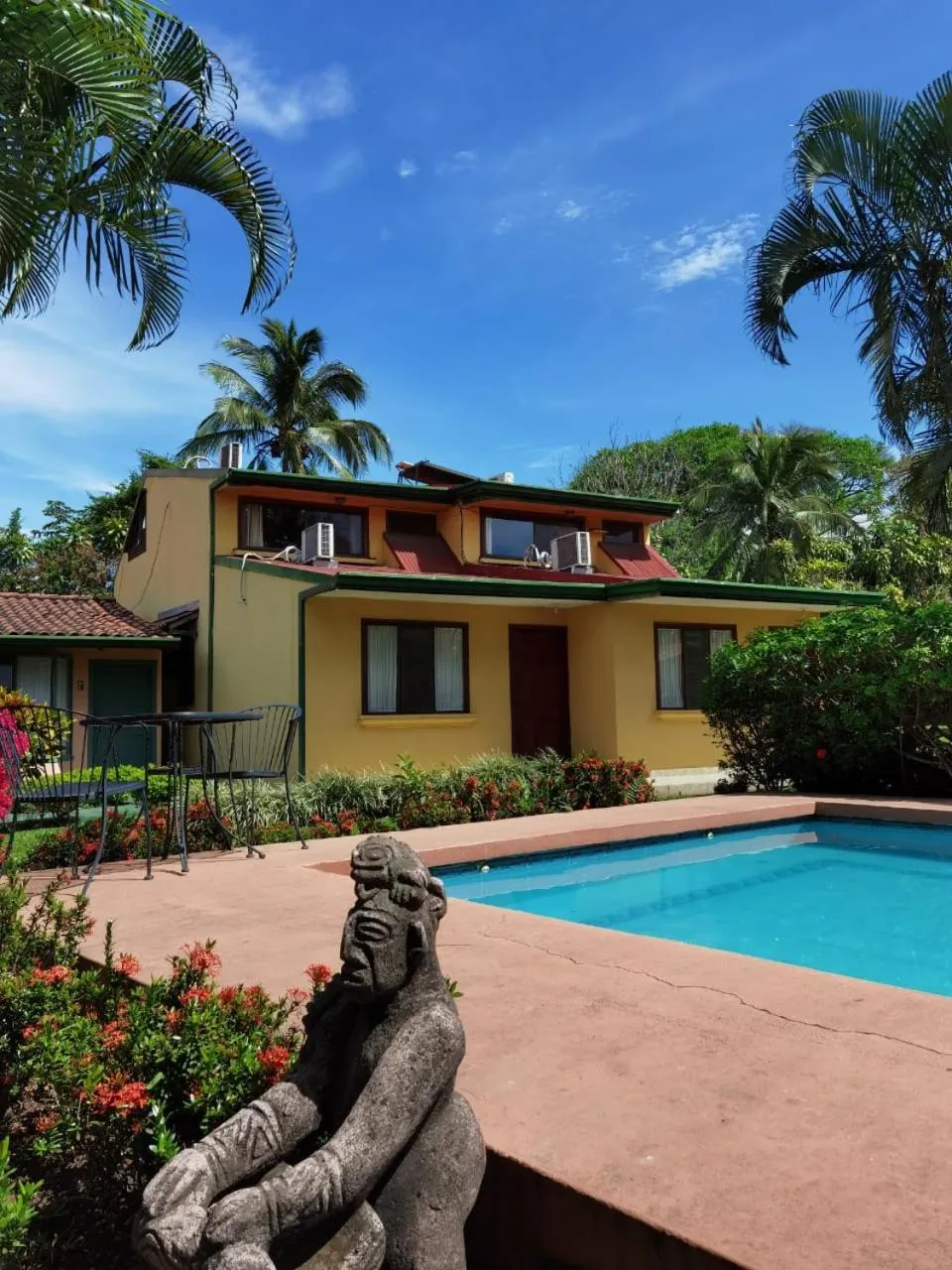 Property building in Hotel Bristol Aeropuerto