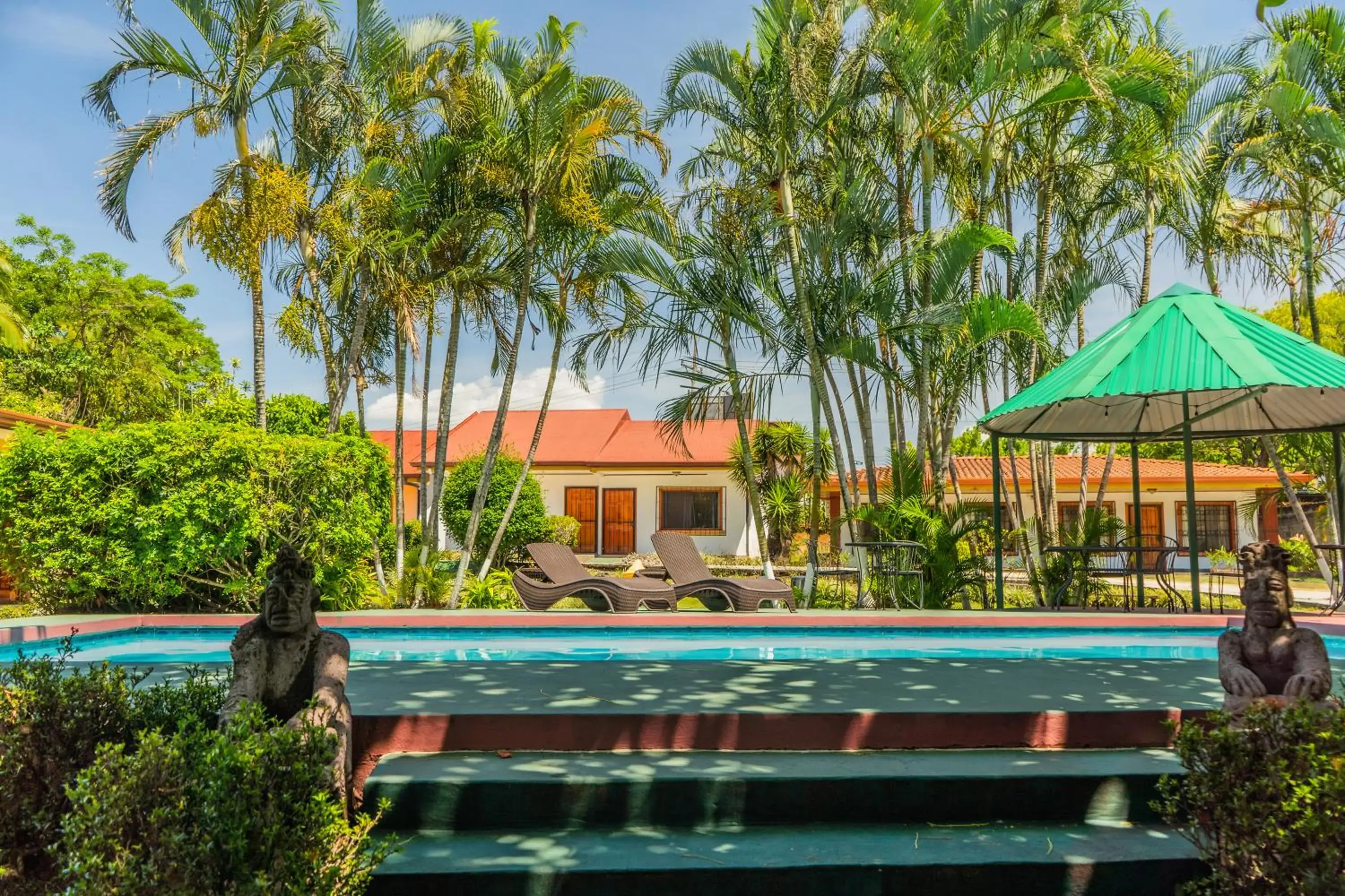 Swimming pool in Hotel Bristol Aeropuerto Swimming pool in Hotel Bristol Aeropuerto