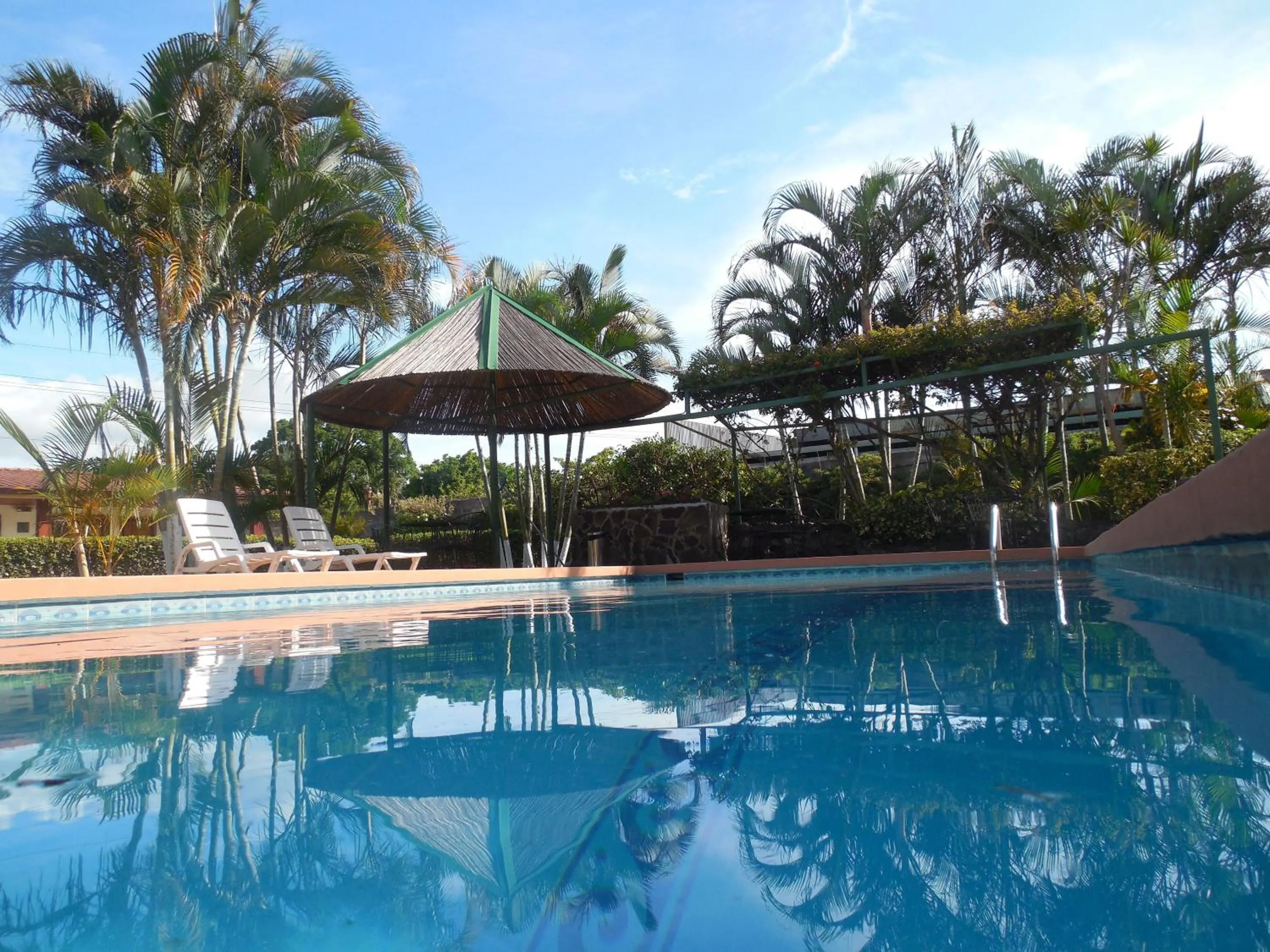 Swimming pool in Hotel Bristol Aeropuerto