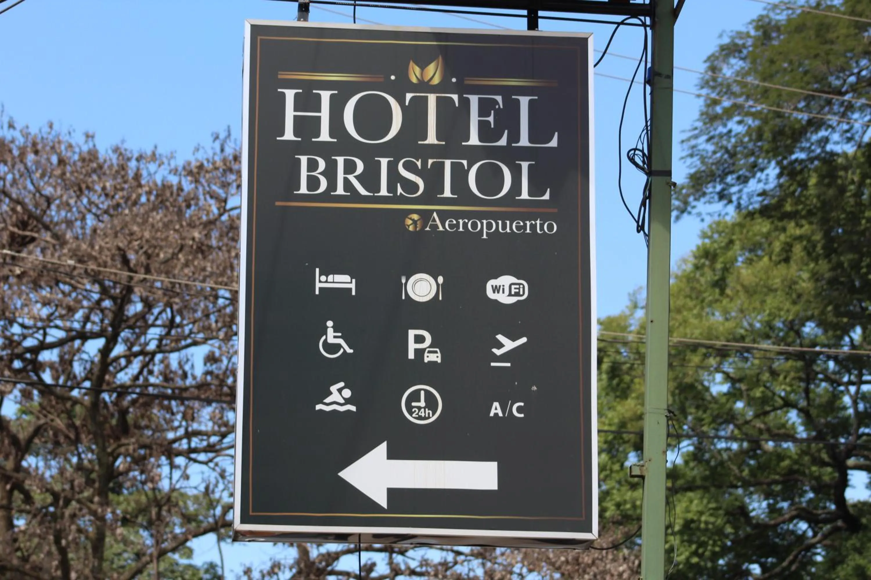 Property logo or sign in Hotel Bristol Aeropuerto