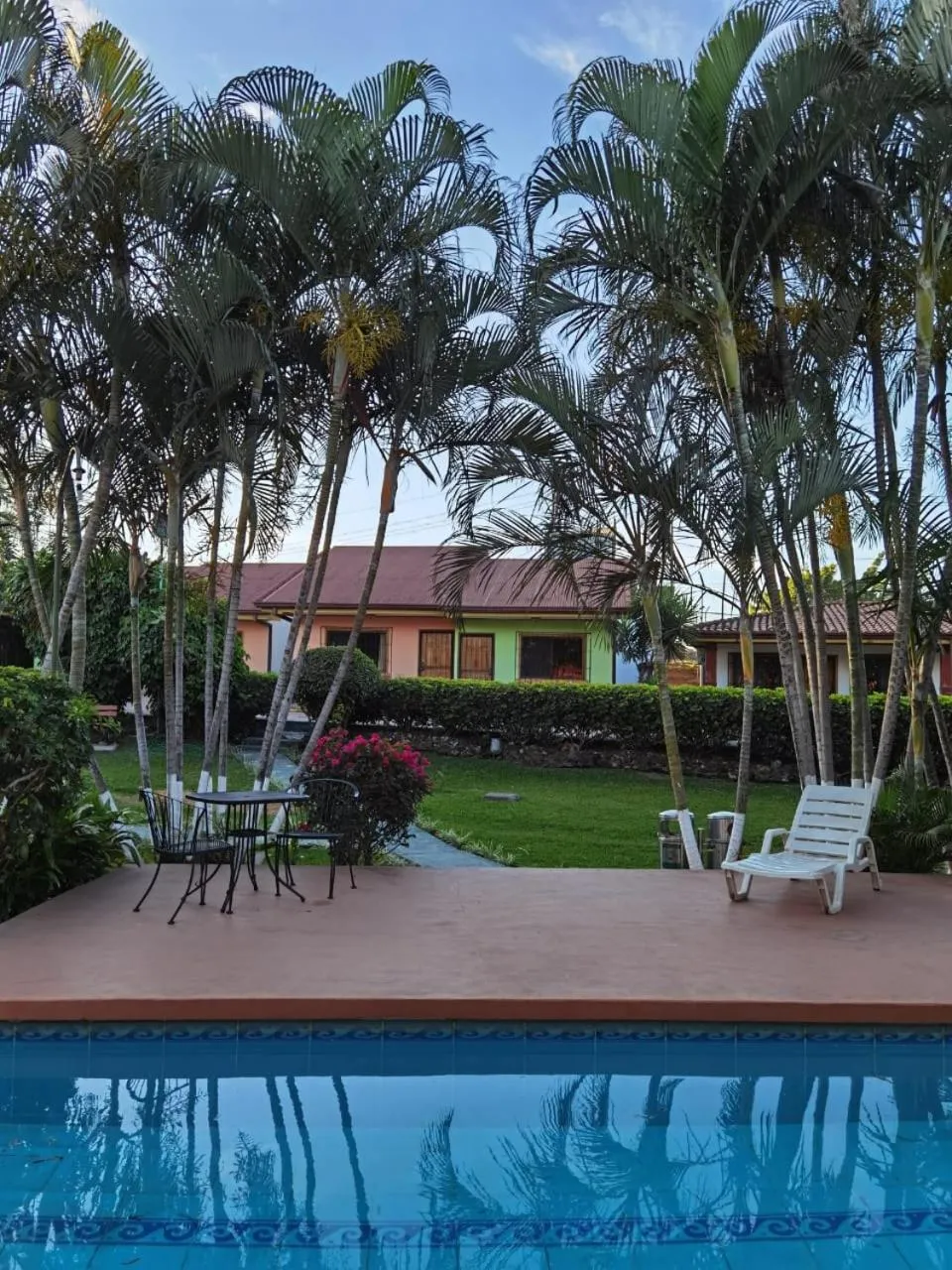 Swimming pool in Hotel Bristol Aeropuerto