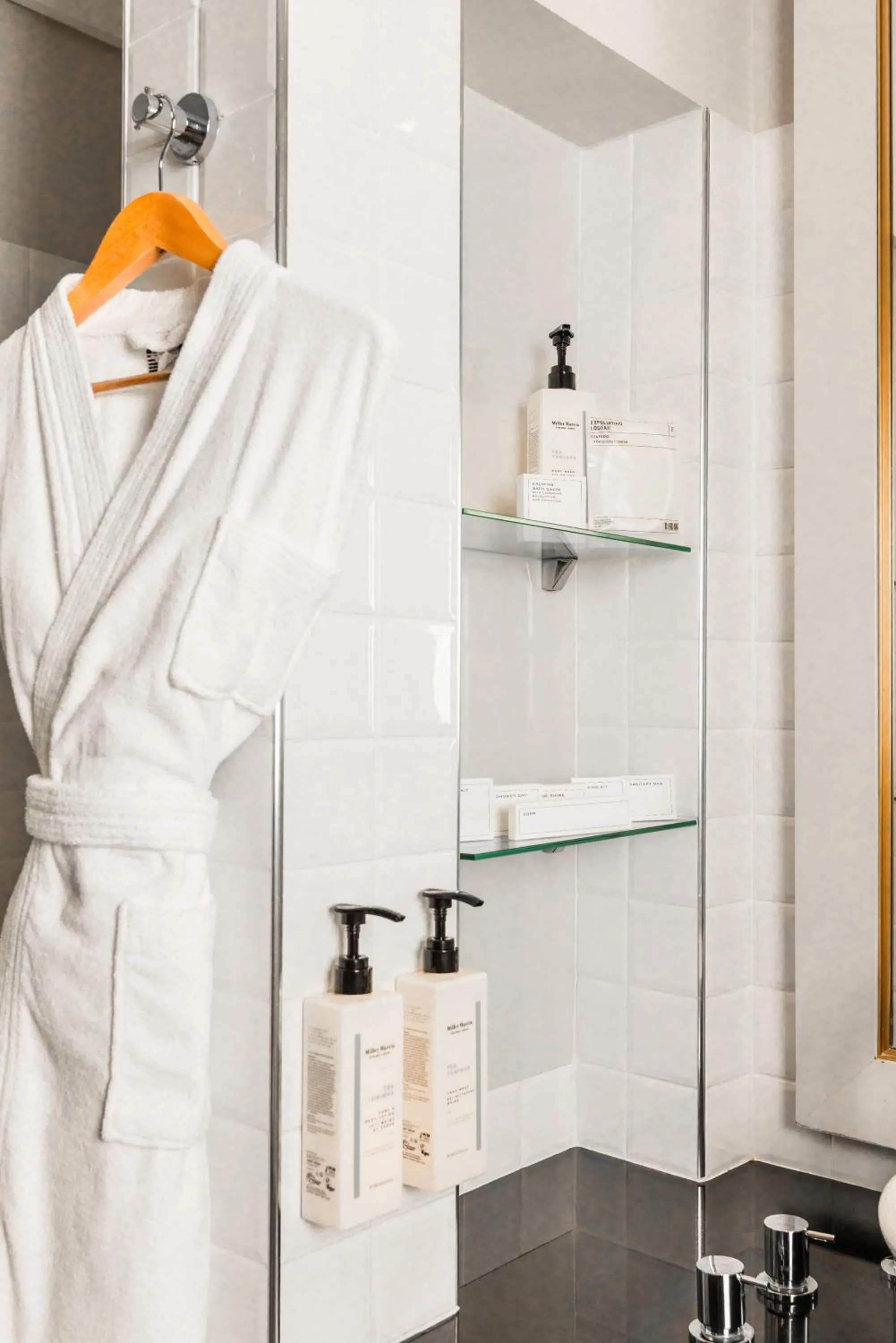 Bathroom in Paradox Sydney