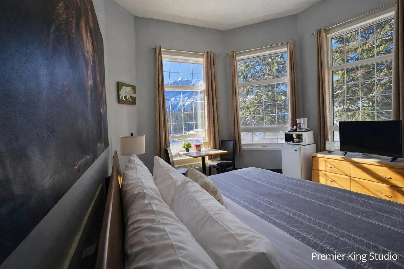 Bedroom, Bed in Mountain View Inn