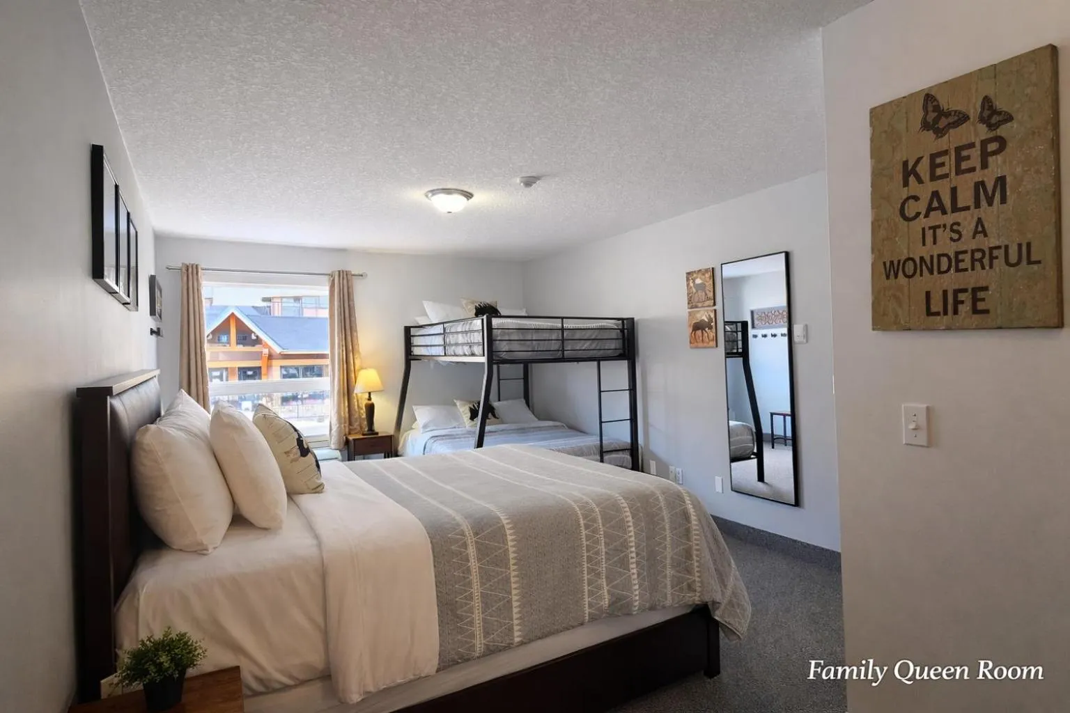 Bedroom, Bed in Mountain View Inn