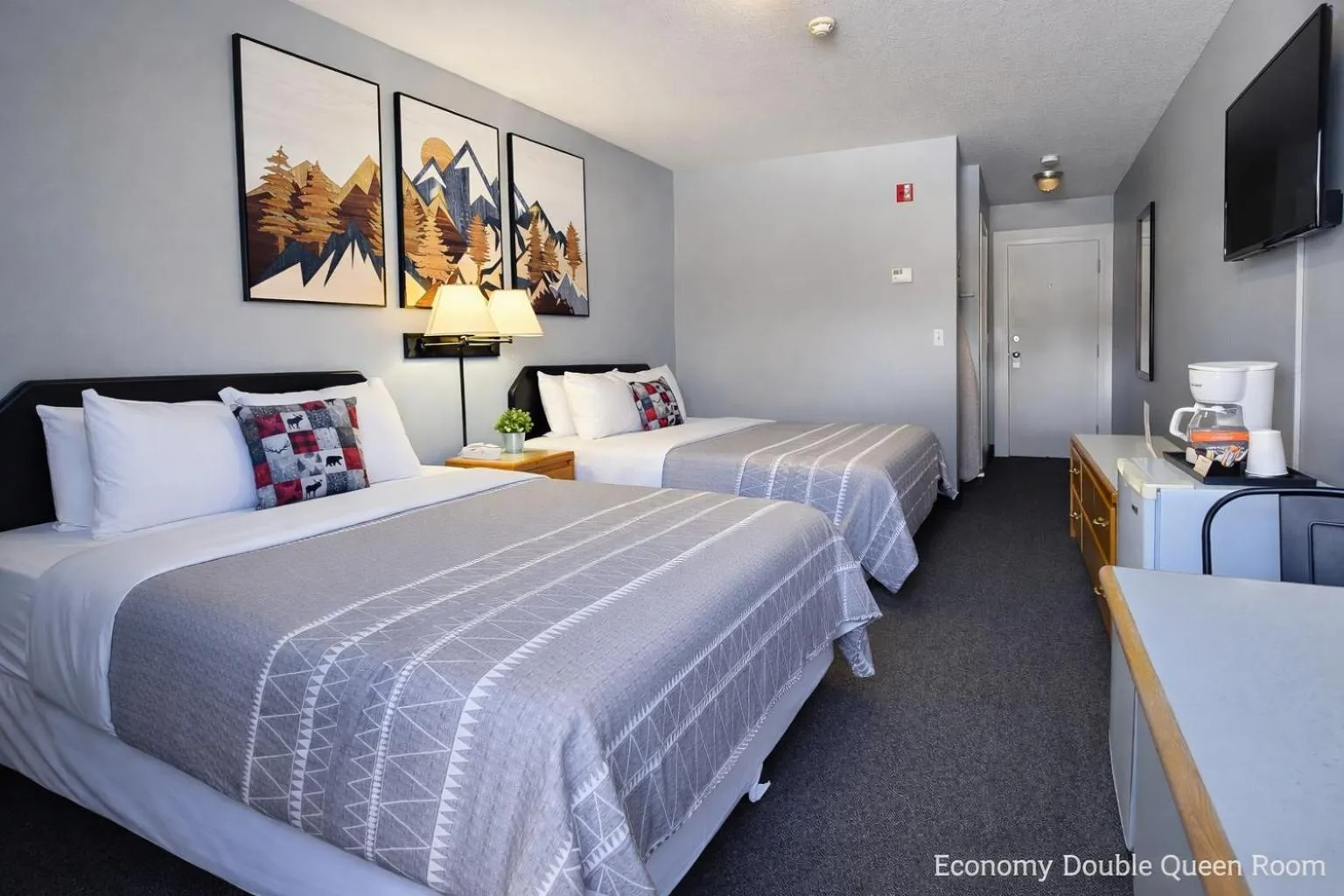 Bed in Mountain View Inn