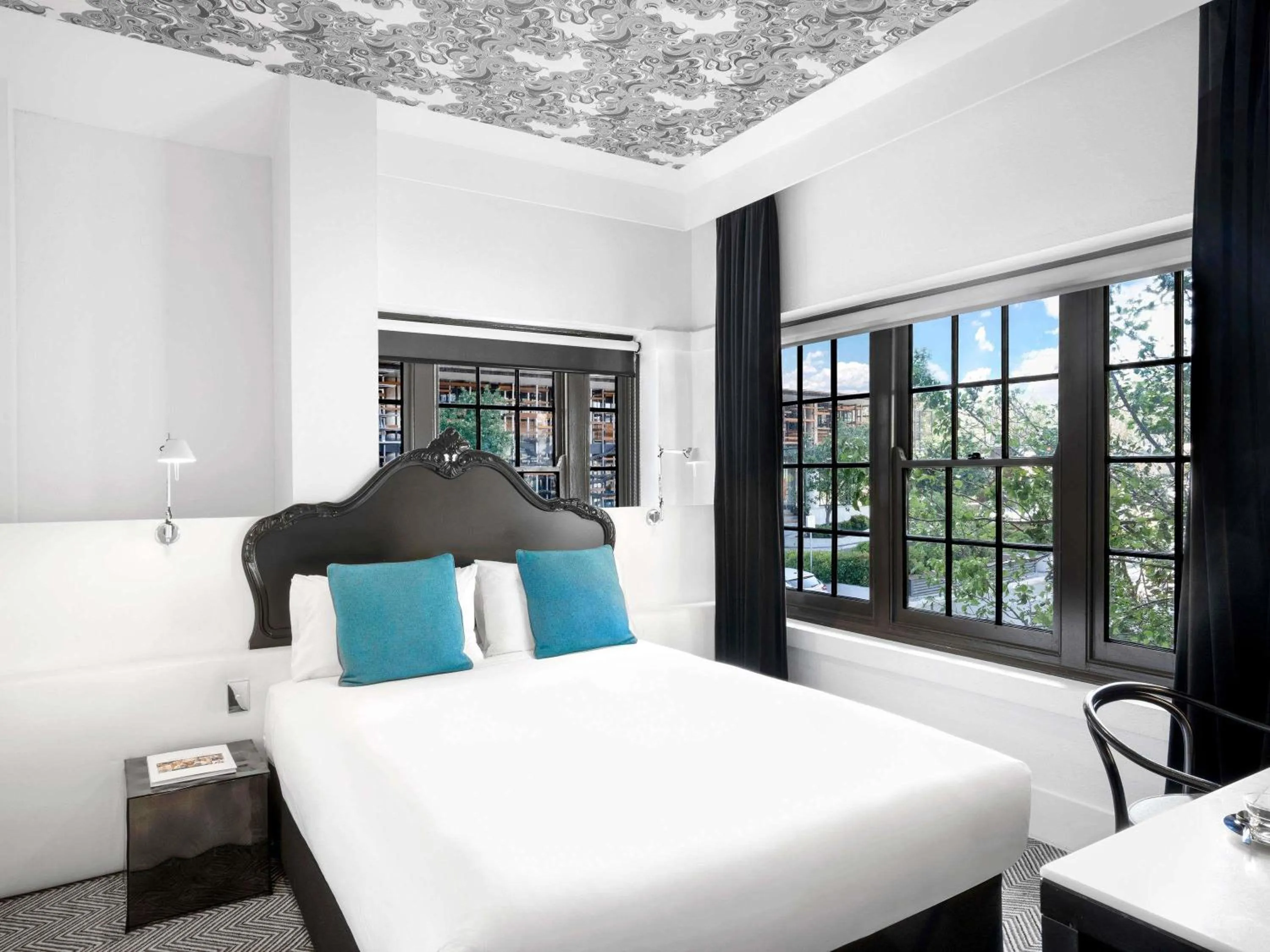 Bedroom, Bed in Peppers Gallery Hotel