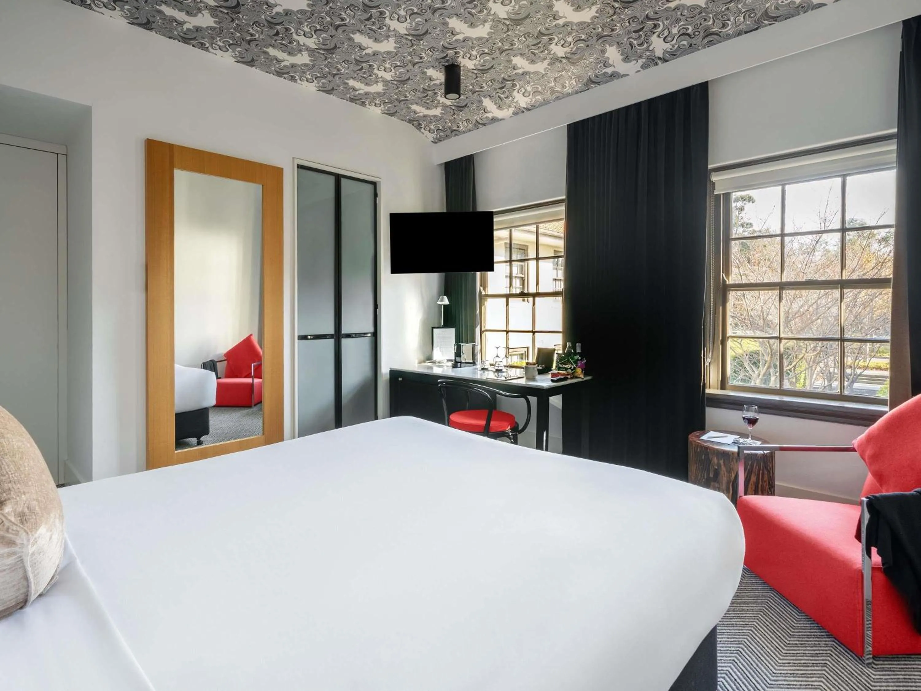 Bedroom, Bed in Peppers Gallery Hotel