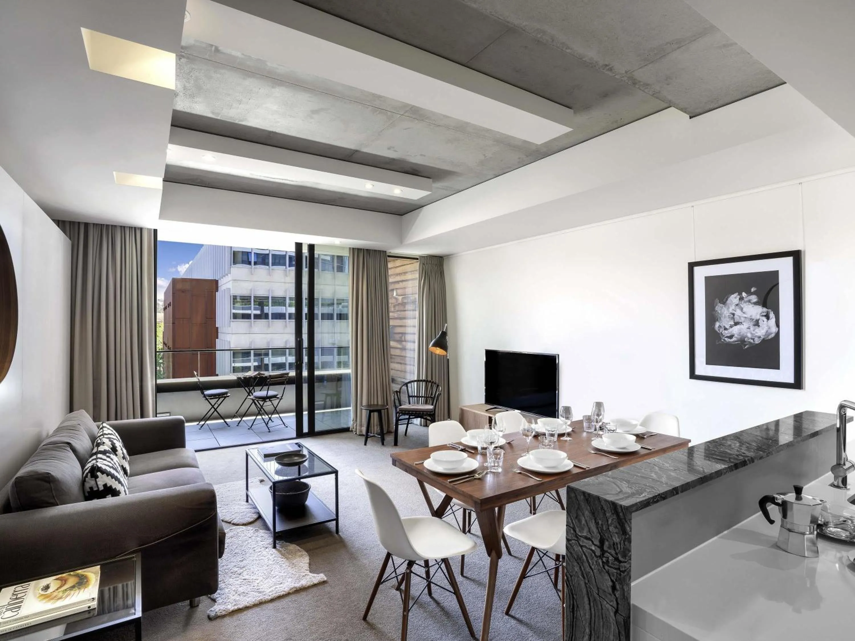 Bedroom in Peppers Gallery Hotel