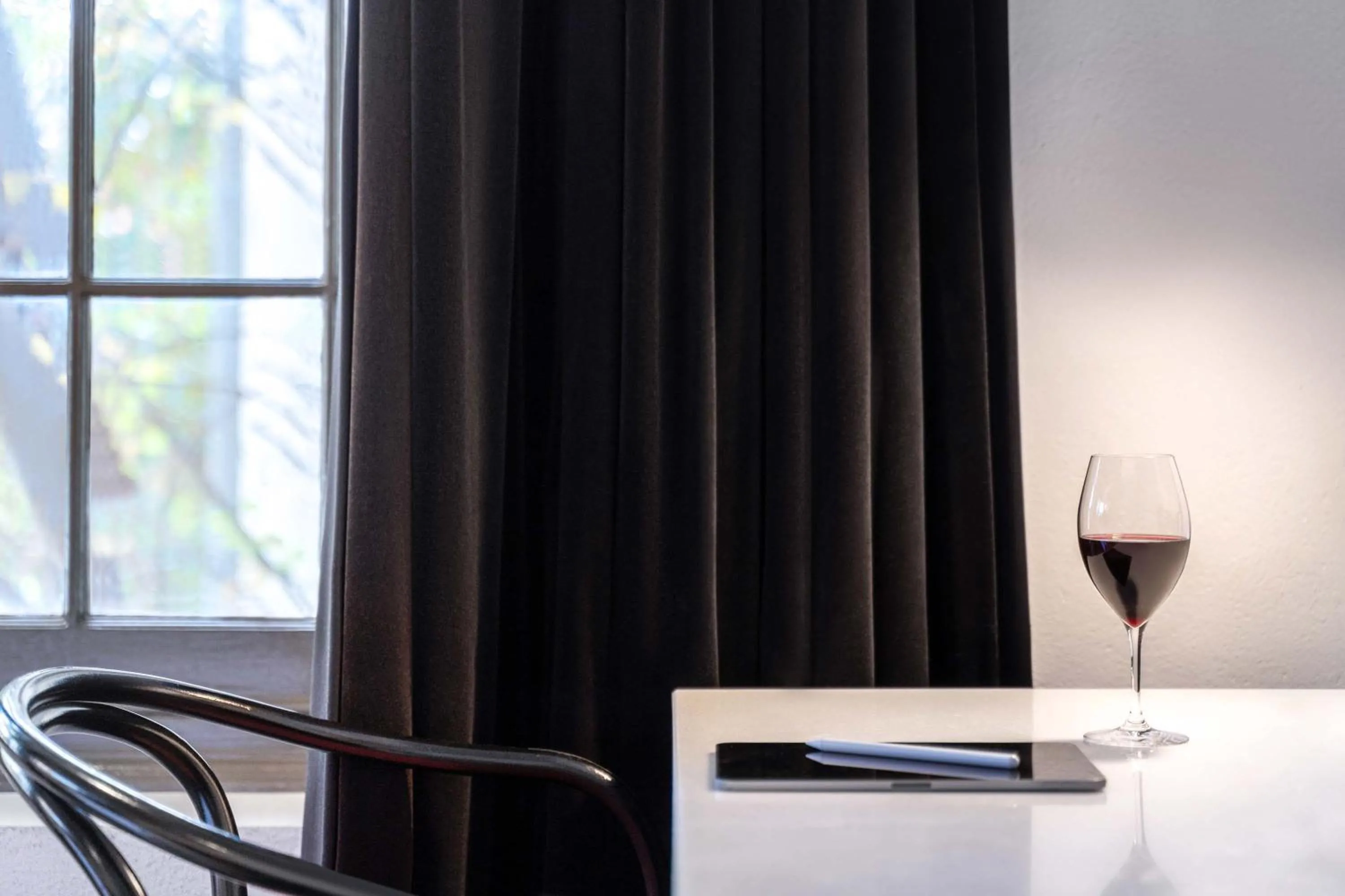 Bedroom in Peppers Gallery Hotel