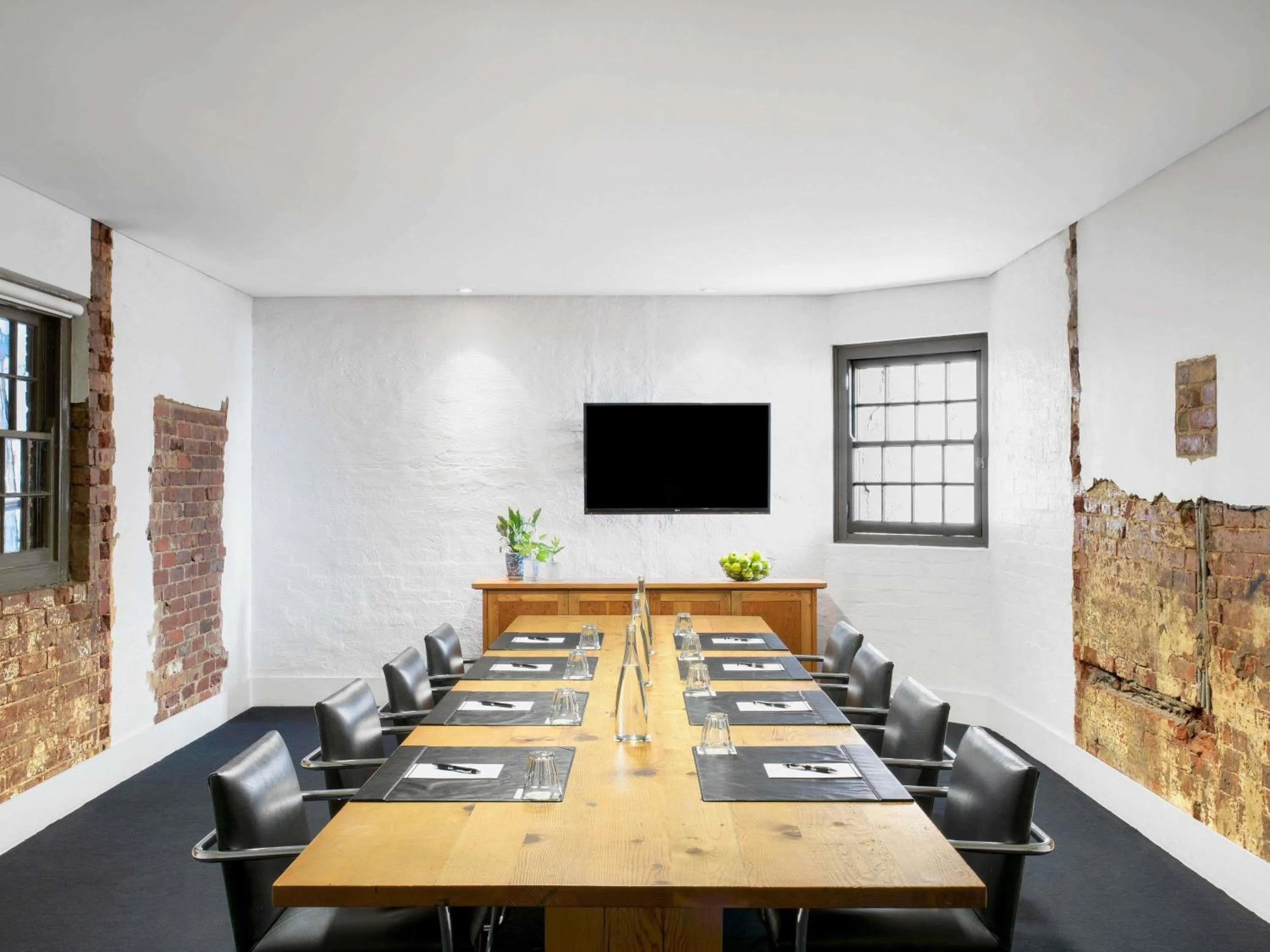 Property building in Peppers Gallery Hotel