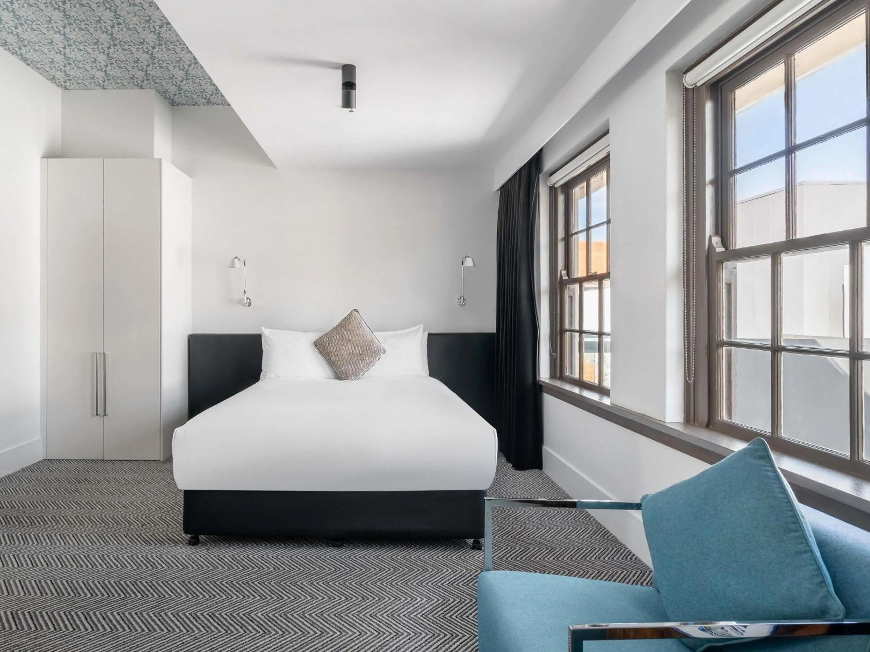 Bedroom, Bed in Peppers Gallery Hotel