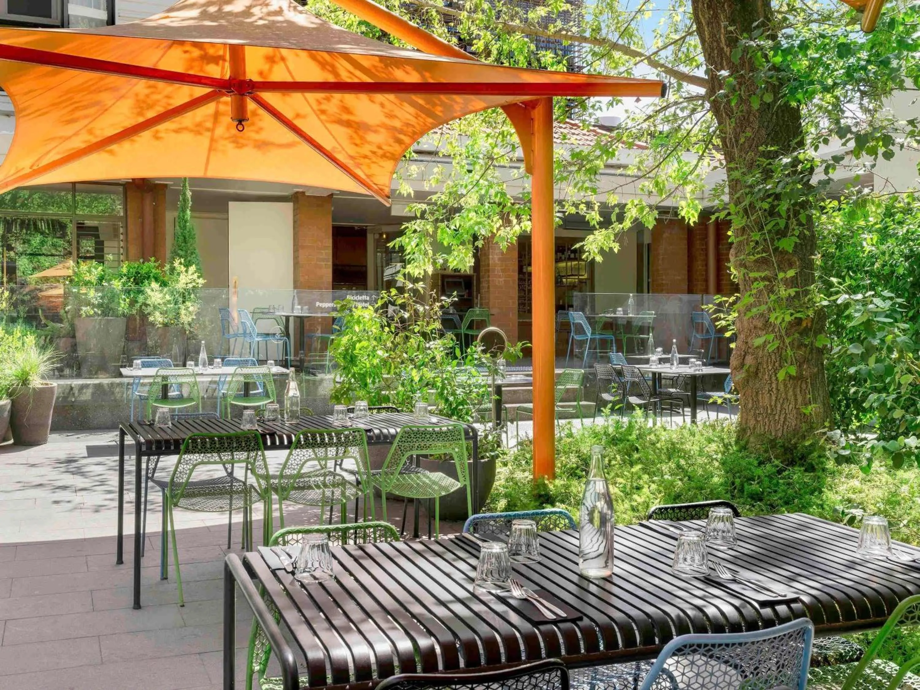 Restaurant/places to eat in Peppers Gallery Hotel