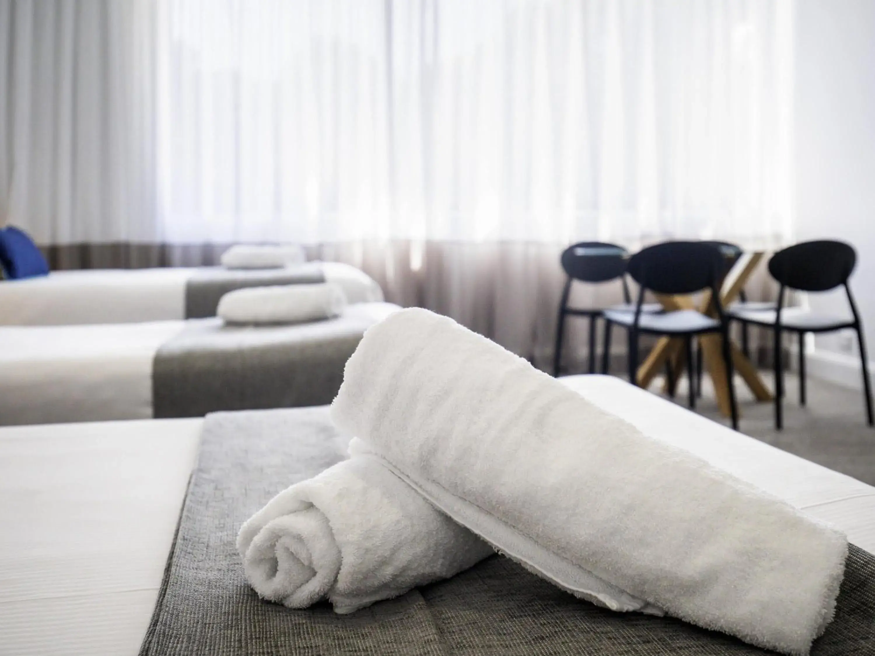 Standard Room with Queen and 2 Single Beds in Mercure Charlestown Standard Room with Queen and 2 Single Beds in Mercure Charlestown