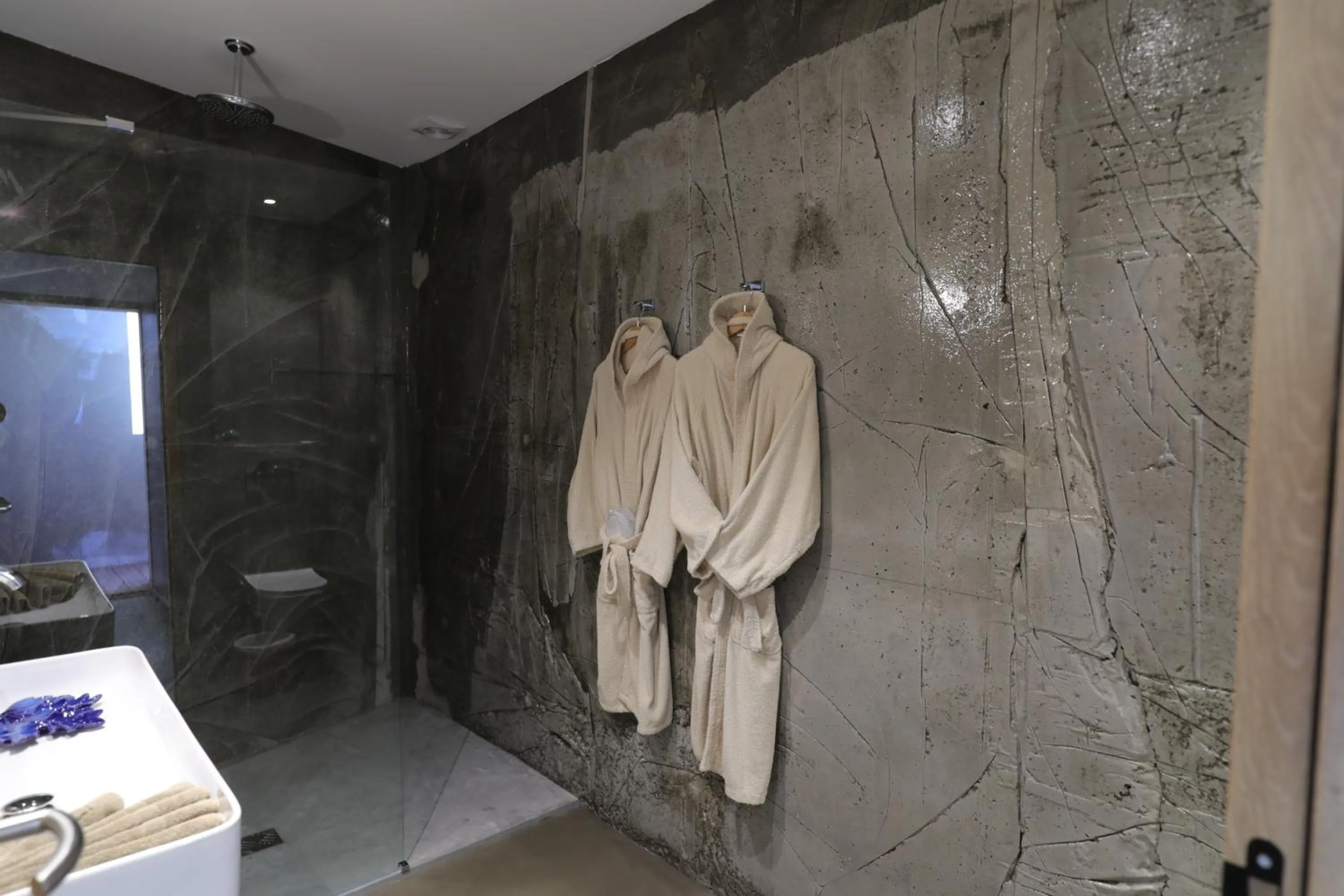 Shower in Hôtel confidentiel Le Grecale