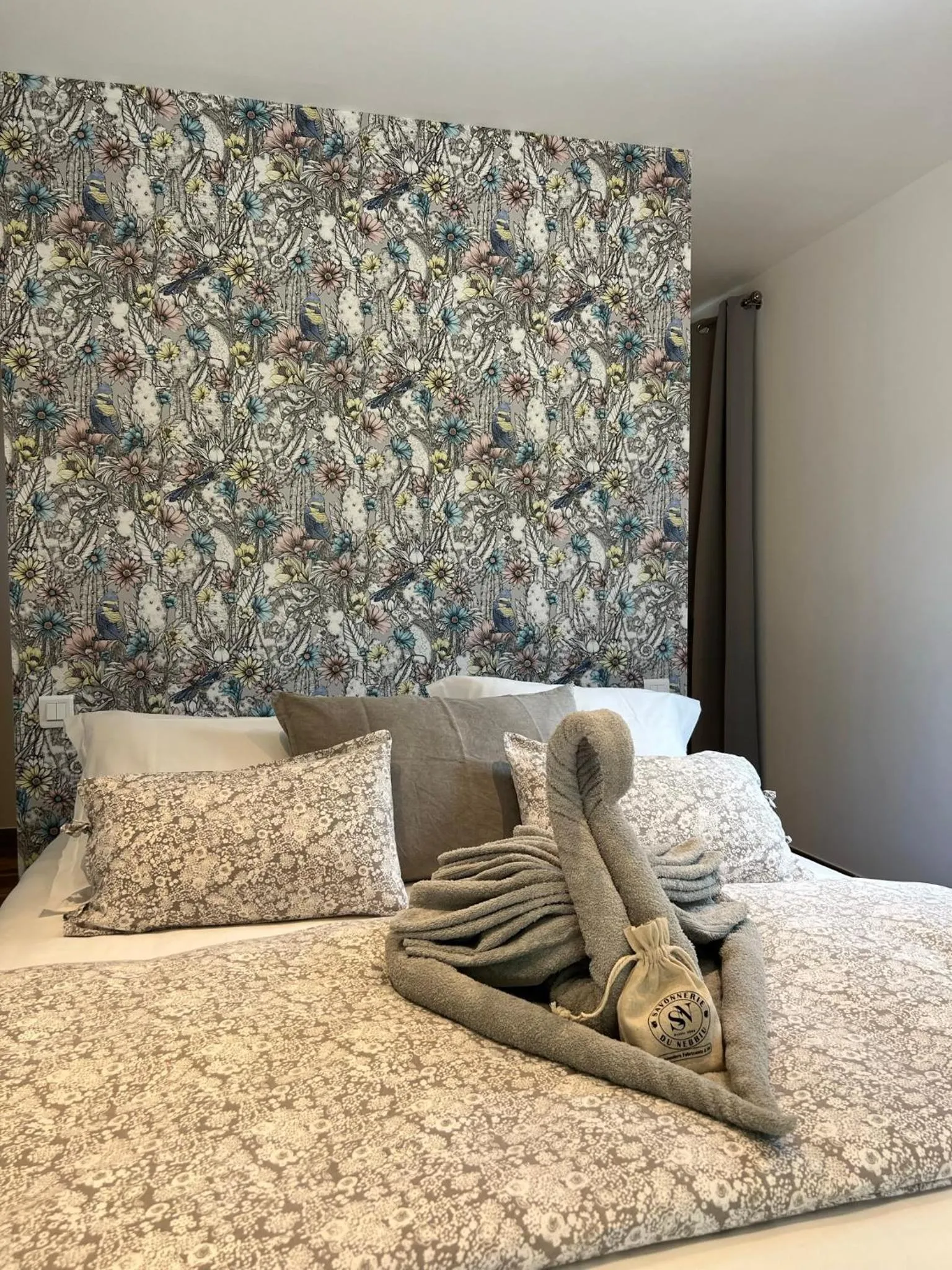 Bedroom, Bed in Hôtel confidentiel Le Grecale