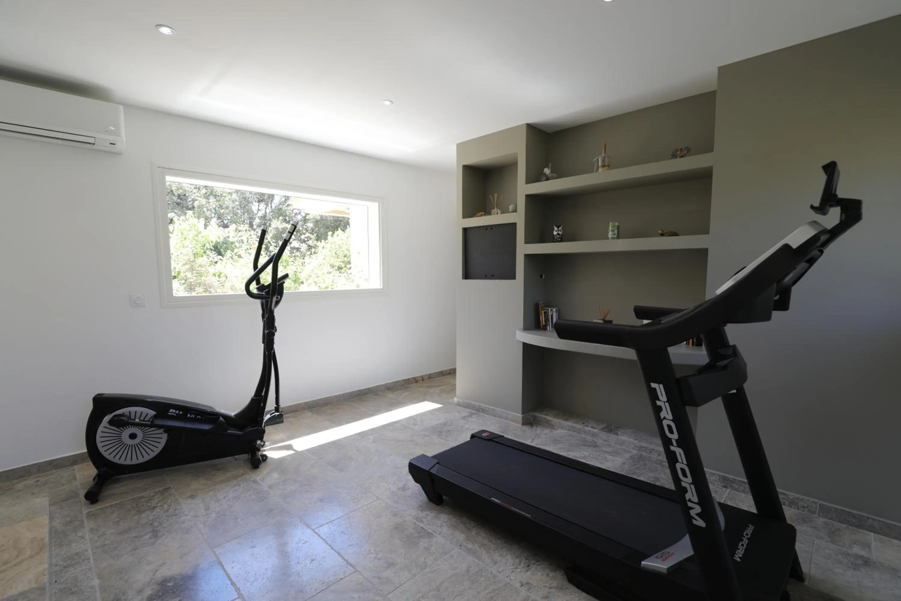 Fitness centre/facilities in Hôtel confidentiel Le Grecale