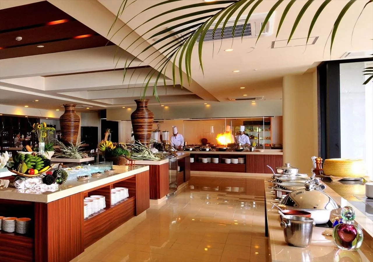 Restaurant/places to eat in Palace In Moon Beach