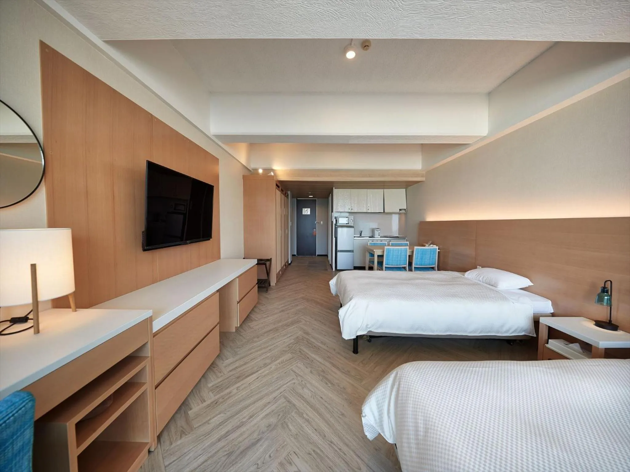 Photo of the whole room, Bed in Palace In Moon Beach