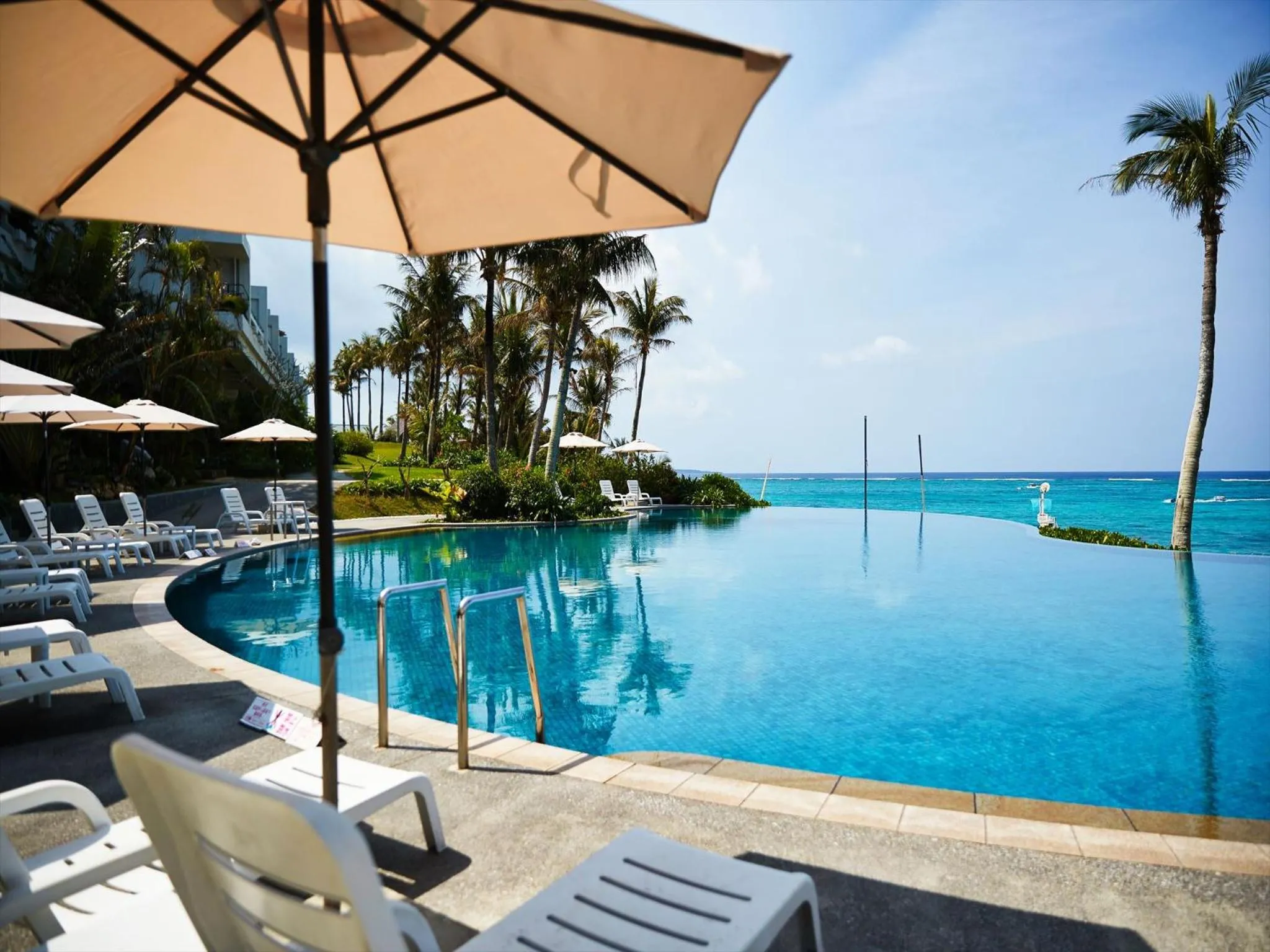 Swimming pool in Palace In Moon Beach