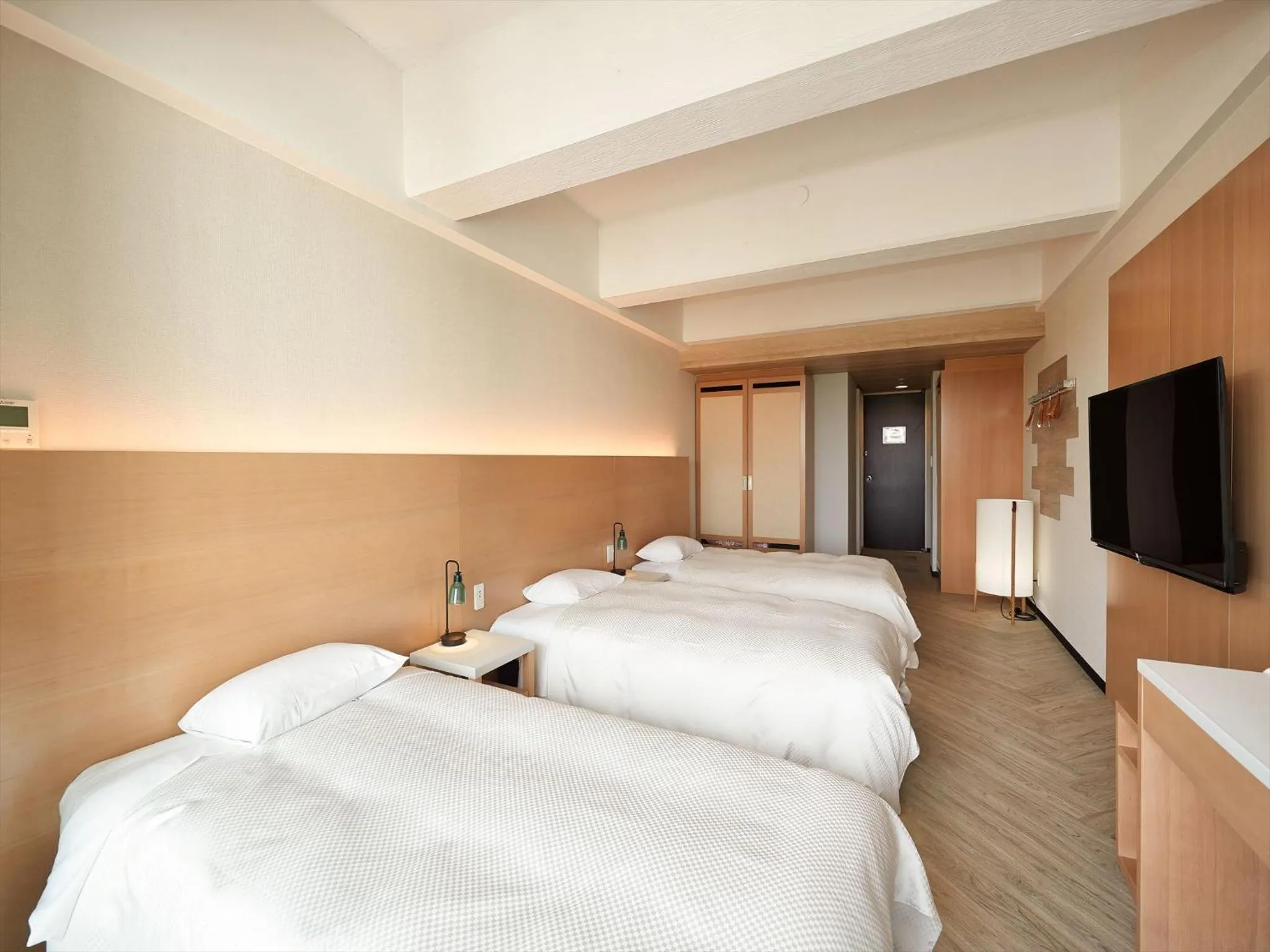 Photo of the whole room, Bed in Palace In Moon Beach