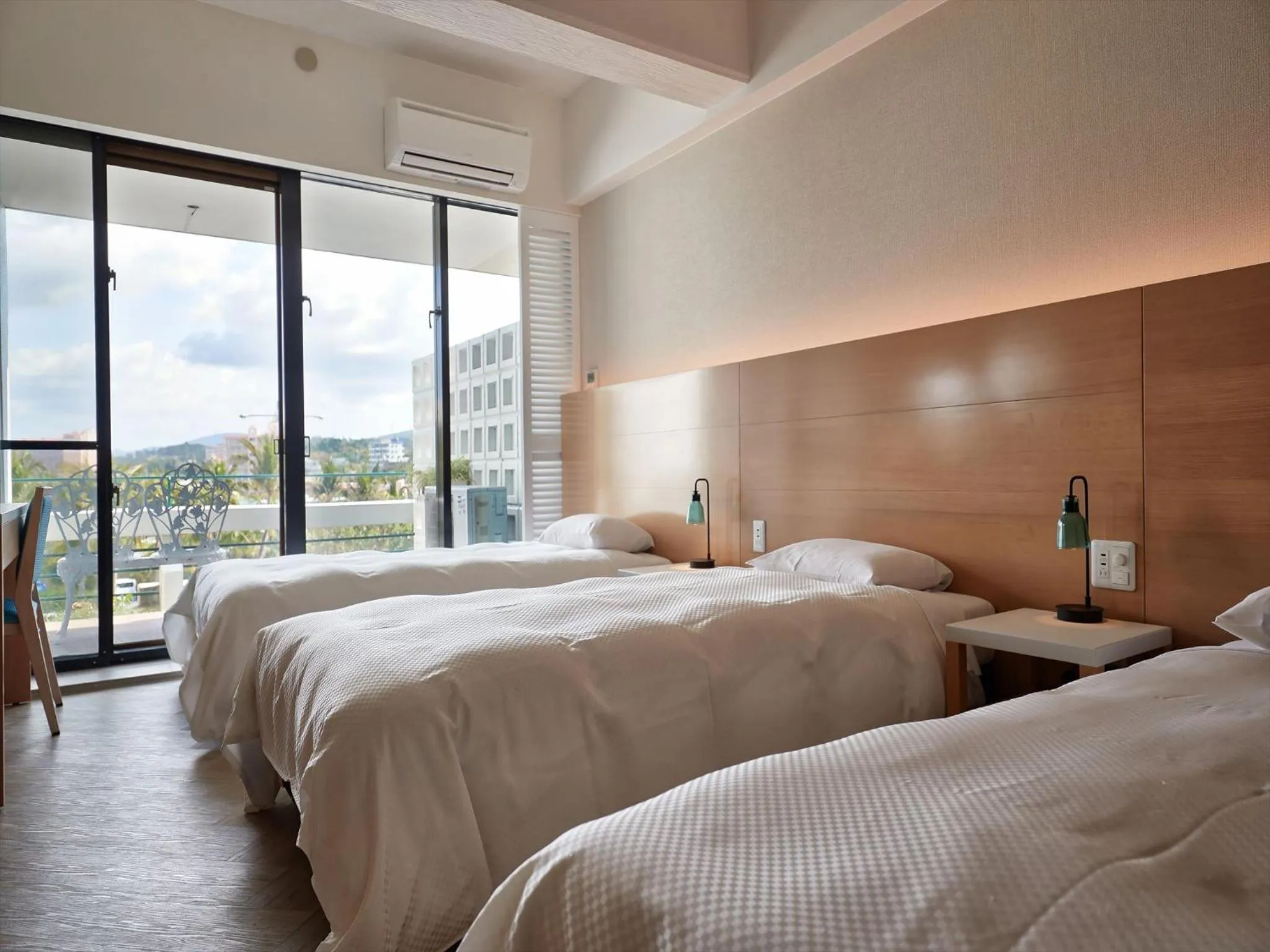 Photo of the whole room, Bed in Palace In Moon Beach