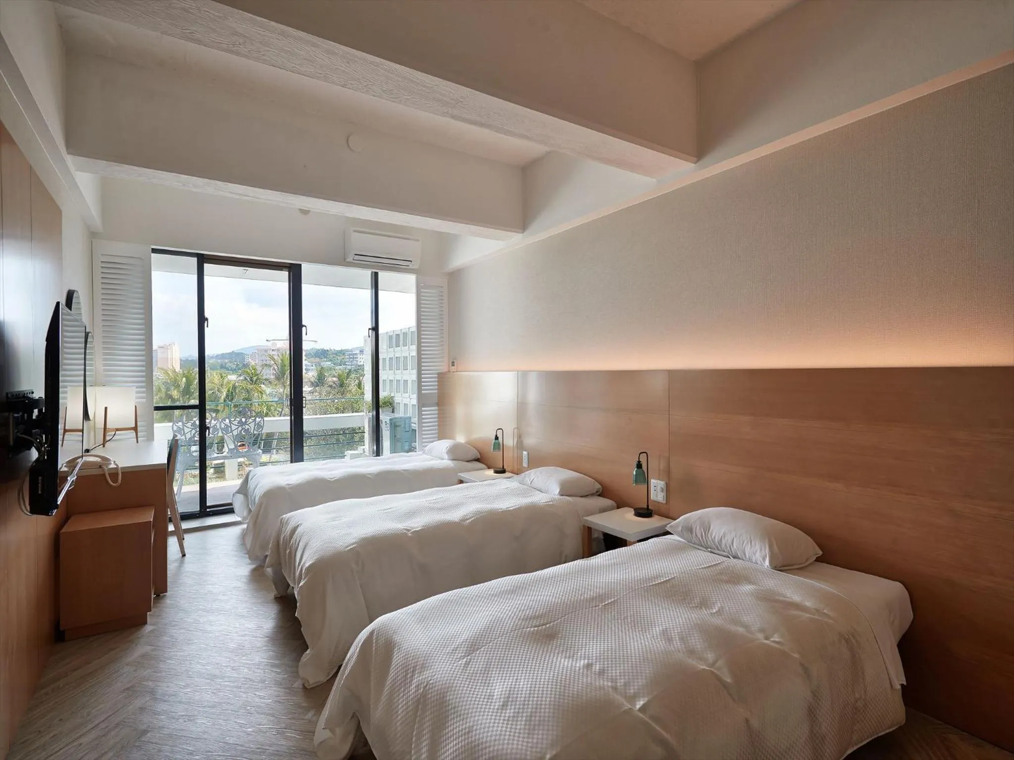 Photo of the whole room, Bed in Palace In Moon Beach