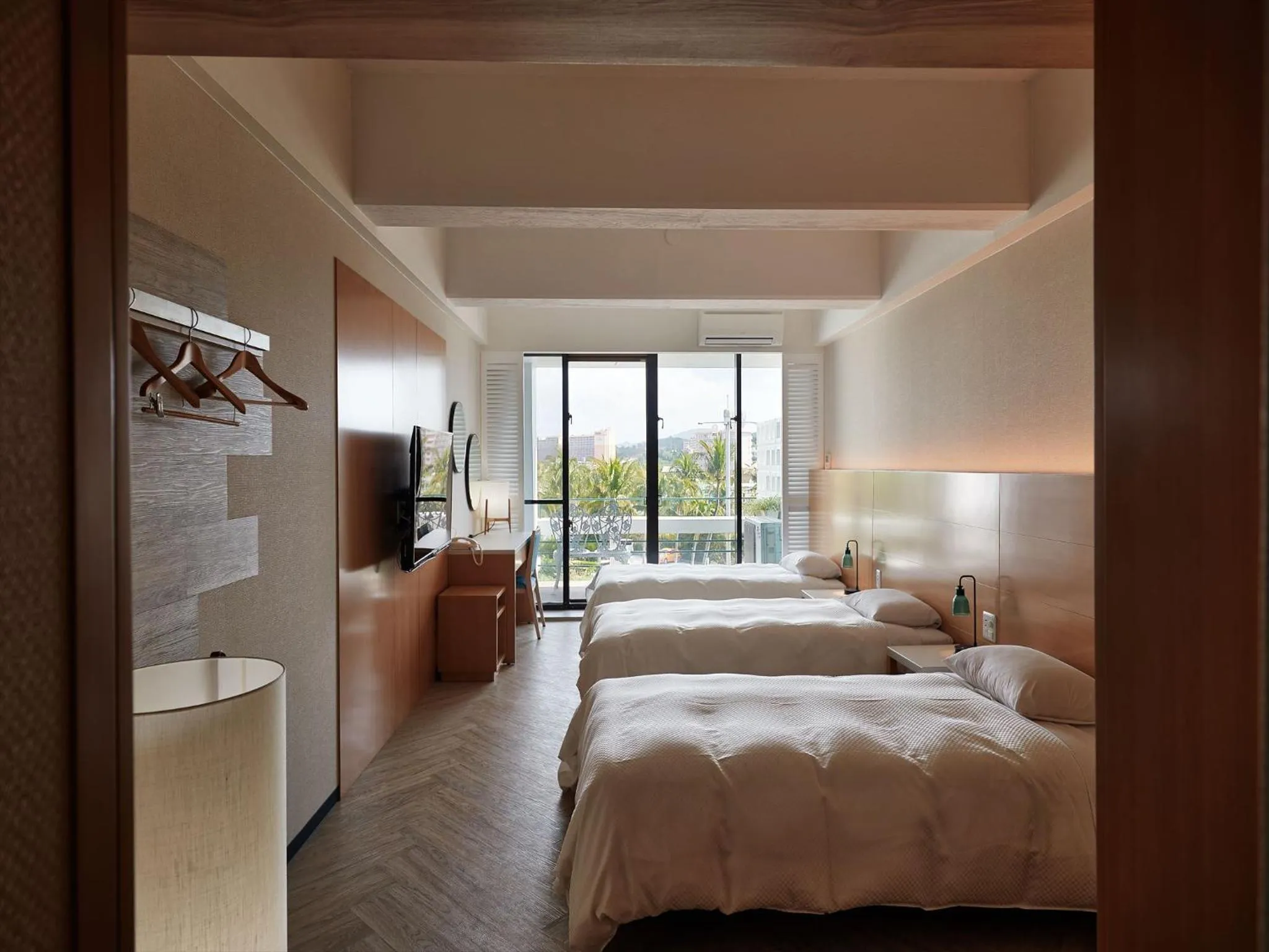 Photo of the whole room, Bed in Palace In Moon Beach