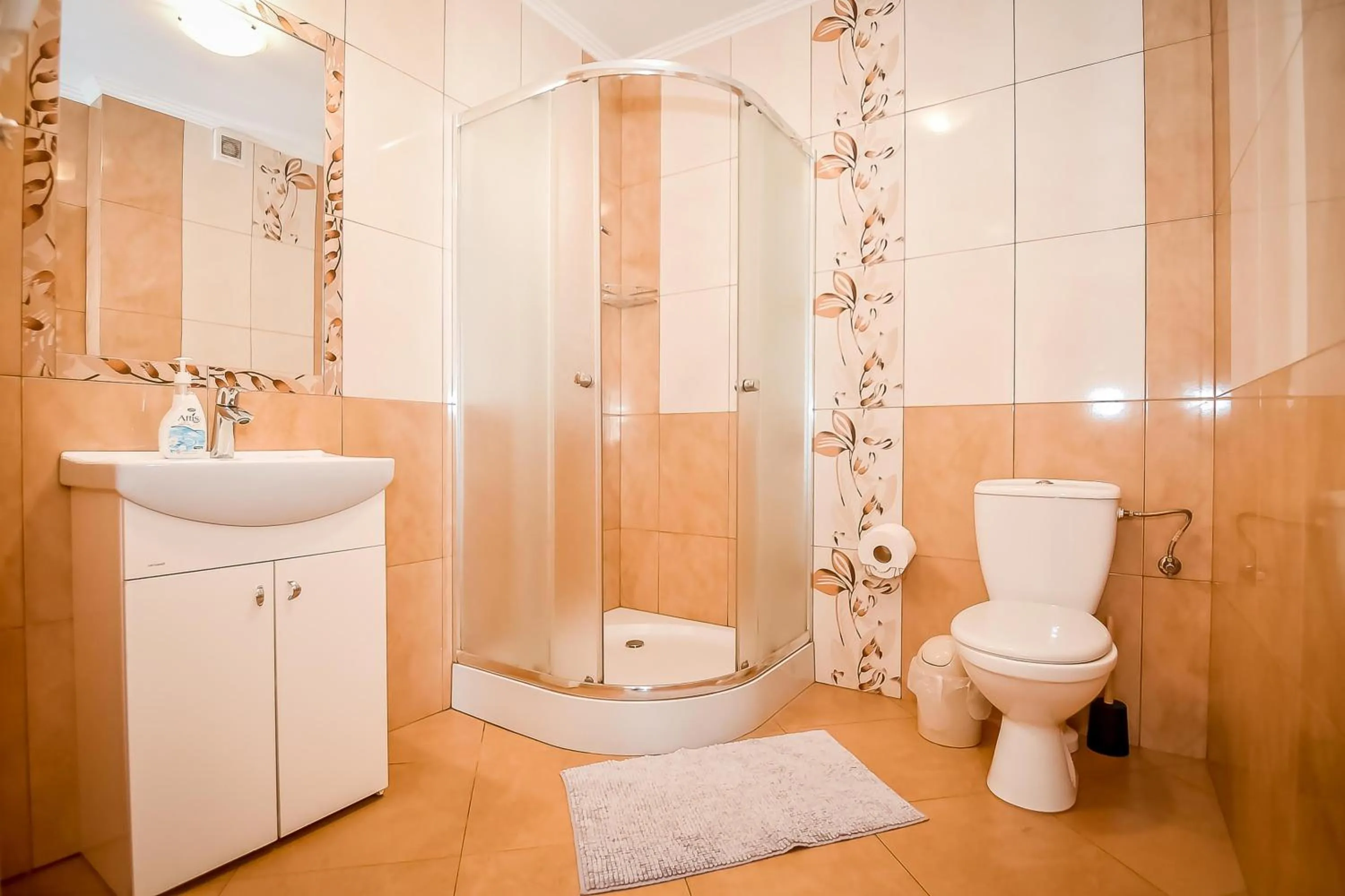 Shower in Zajazd Teremulka