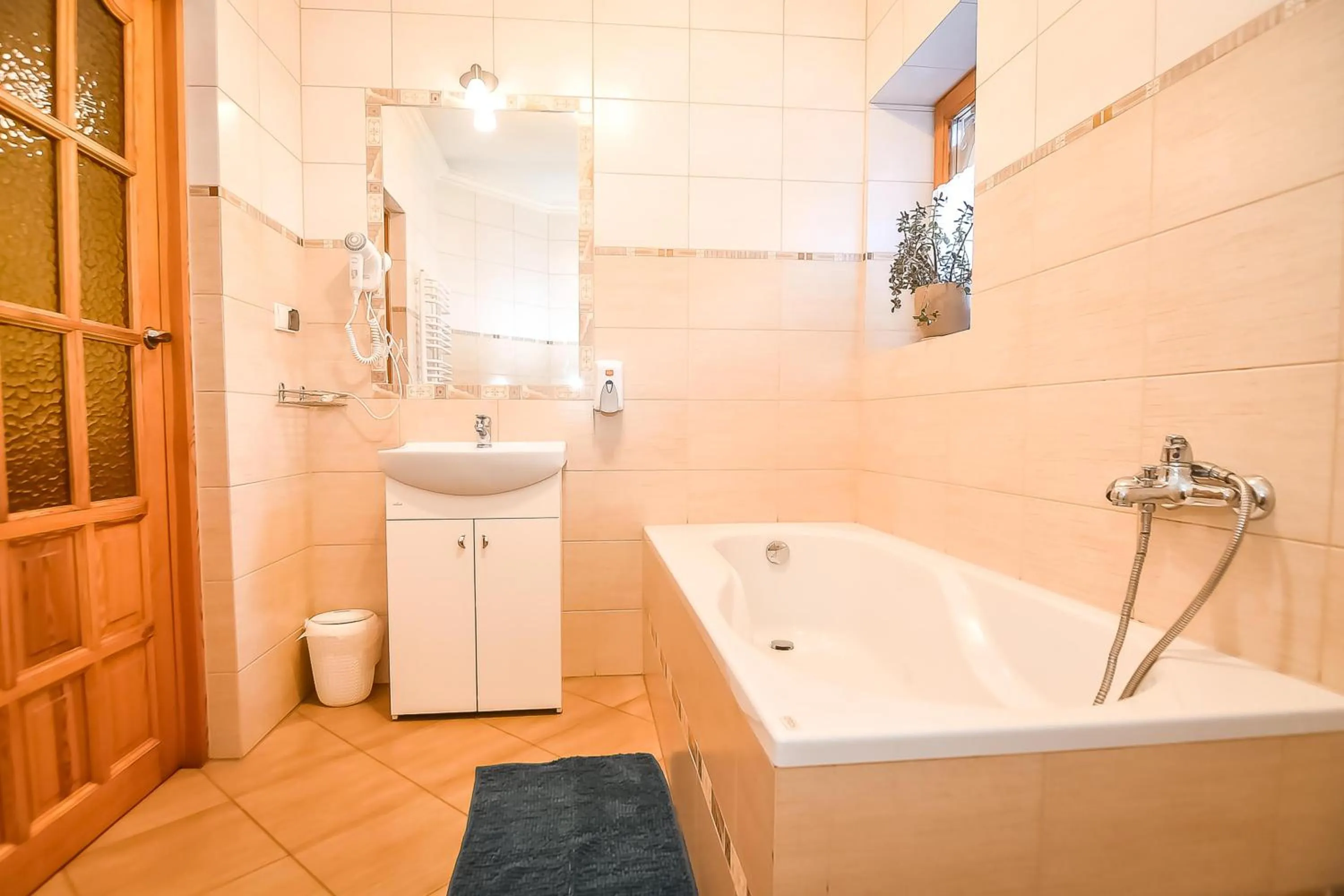 Shower in Zajazd Teremulka