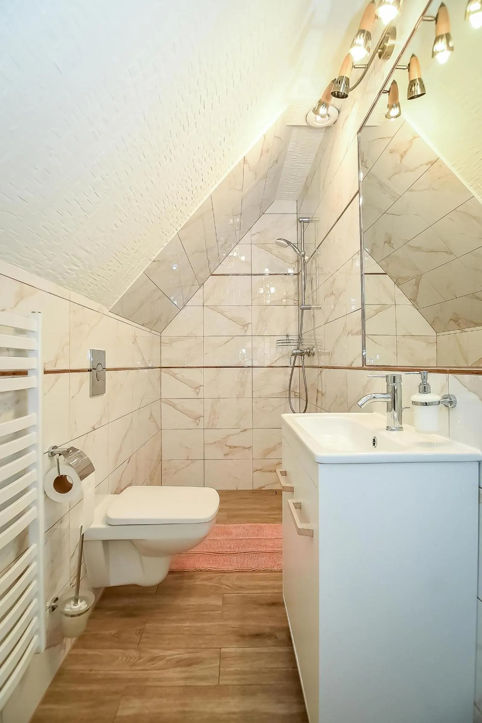 Shower in Zajazd Teremulka