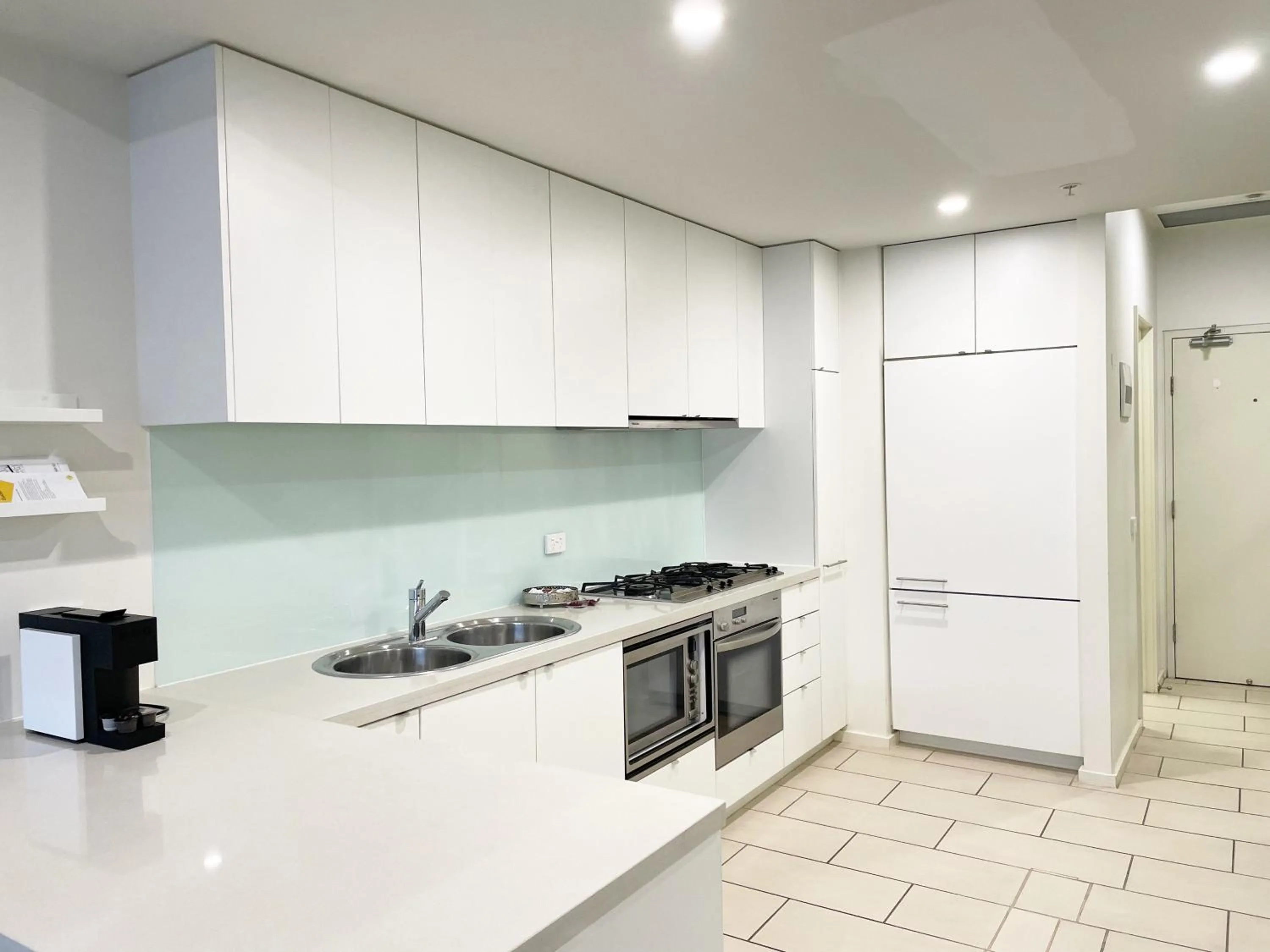 Kitchen or kitchenette in Waterfront Melbourne Apartments