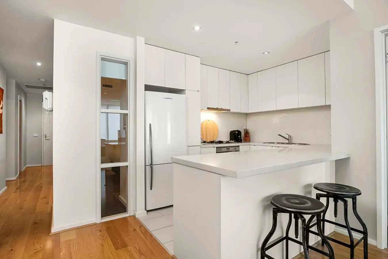 Kitchen or kitchenette in Waterfront Melbourne Apartments