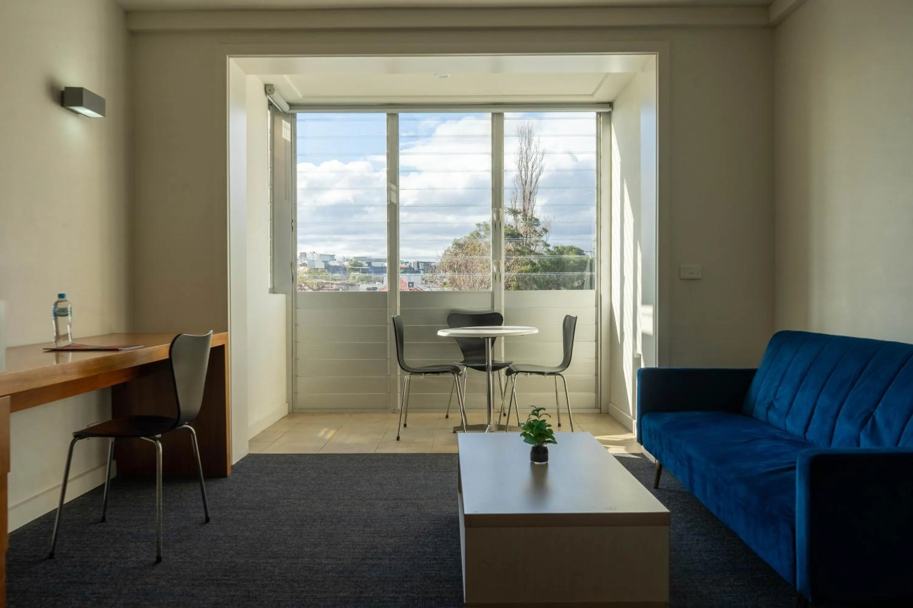 Living room in Cosmopolitan Hotel and Apartments