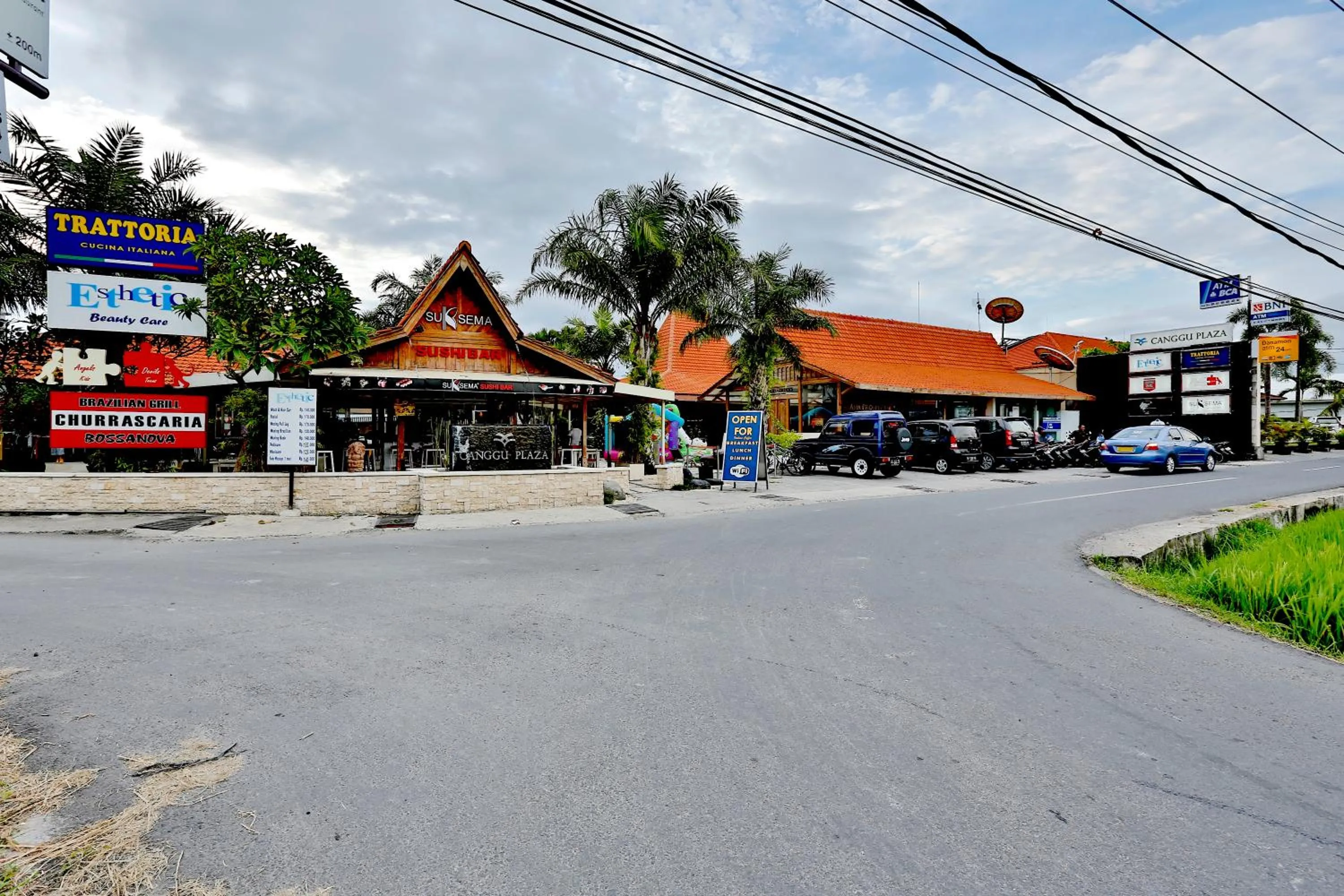 Restaurant/places to eat in Amore Villas