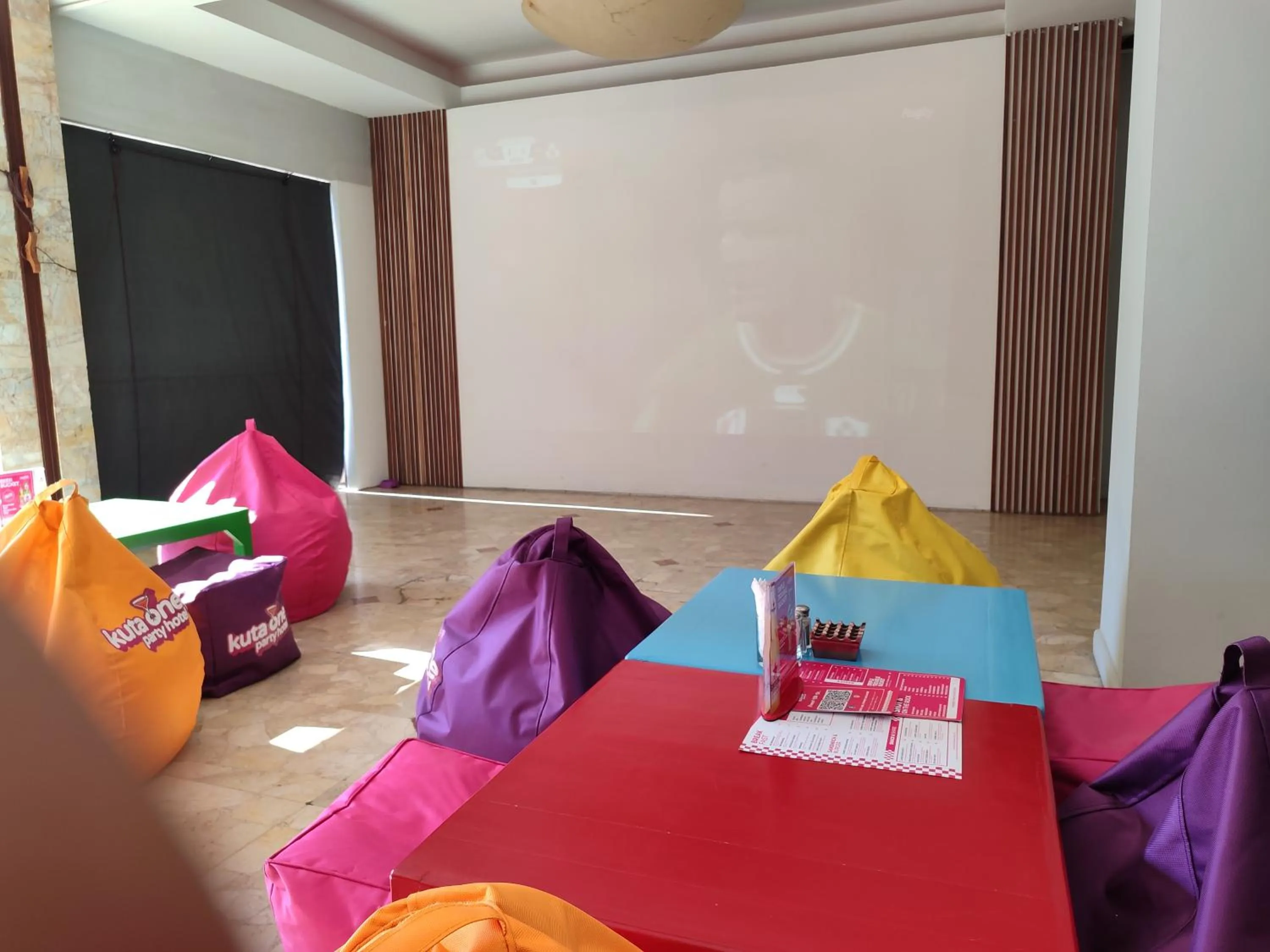 Area and facilities in Maharani Beach Hotel