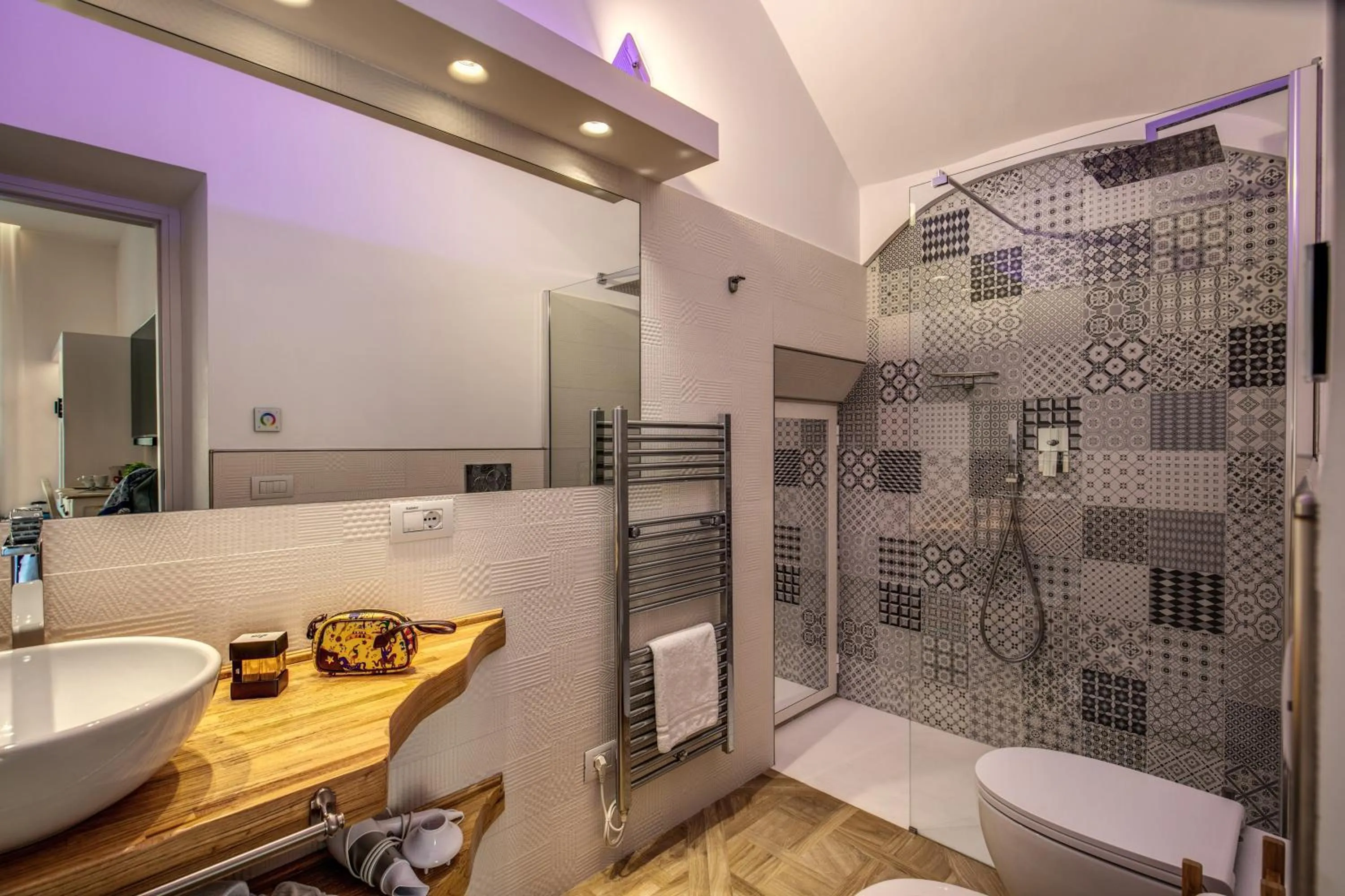 Bathroom in Sorrento Square Suites