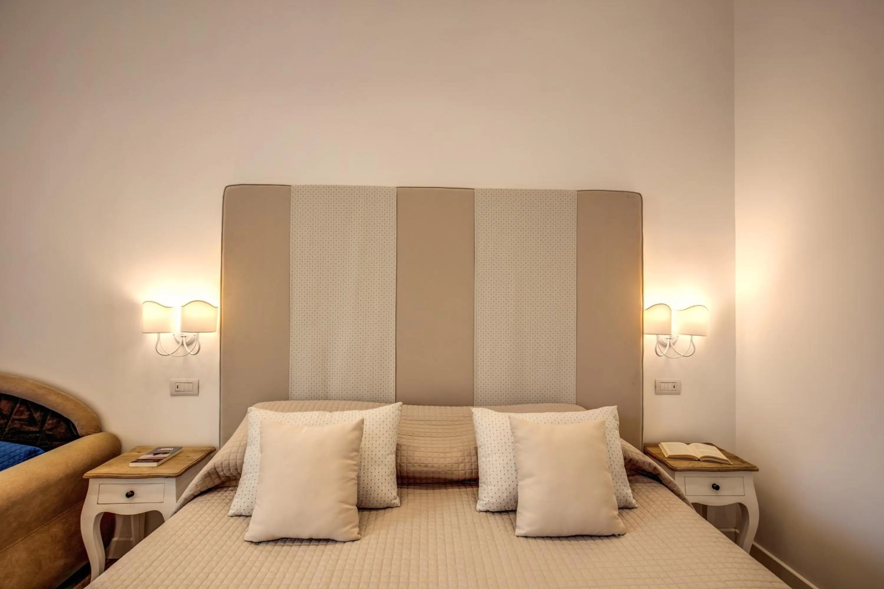 Bed in Sorrento Square Suites